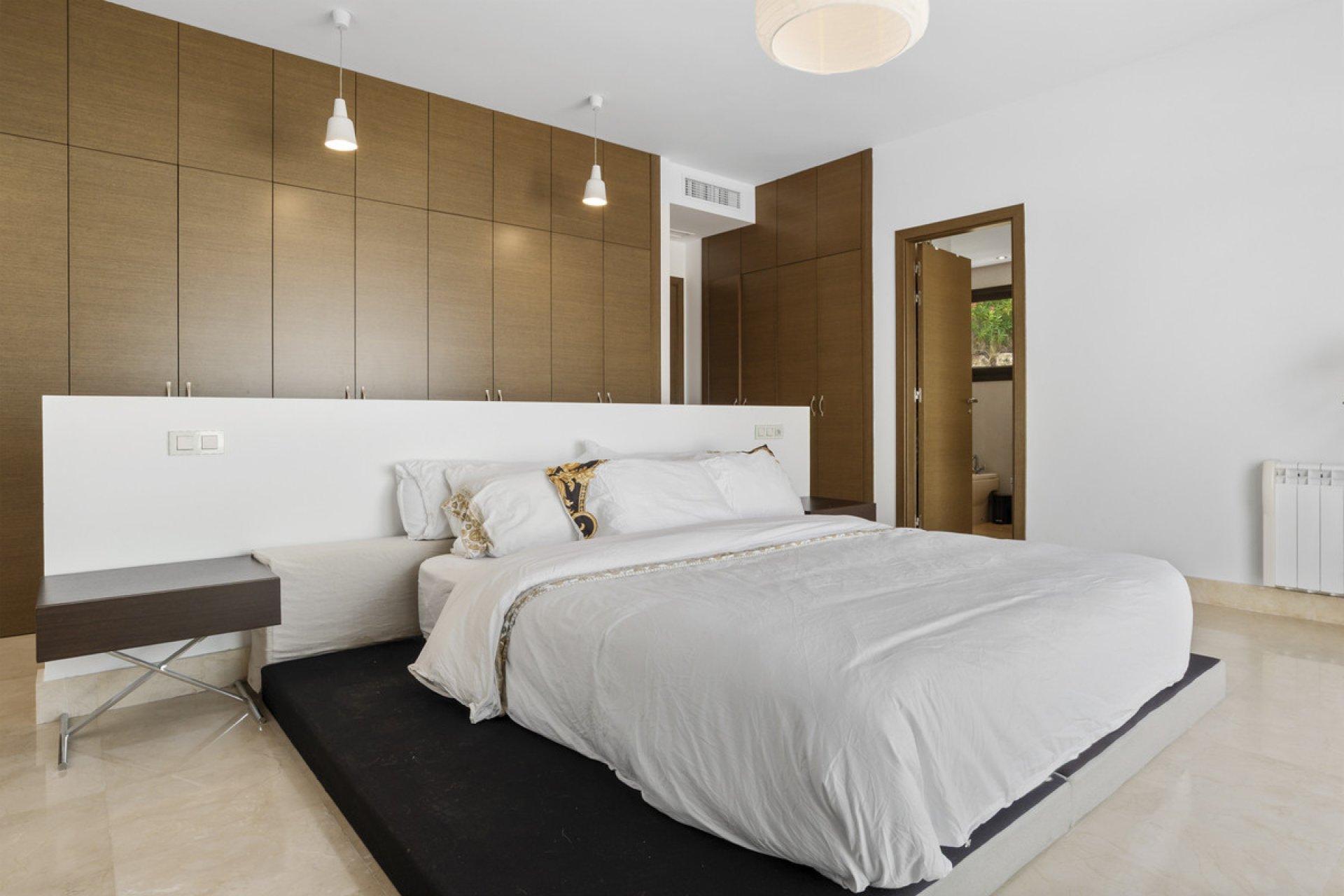 Resale - House - Detached Villa - Benahavís - Benahavís Centro