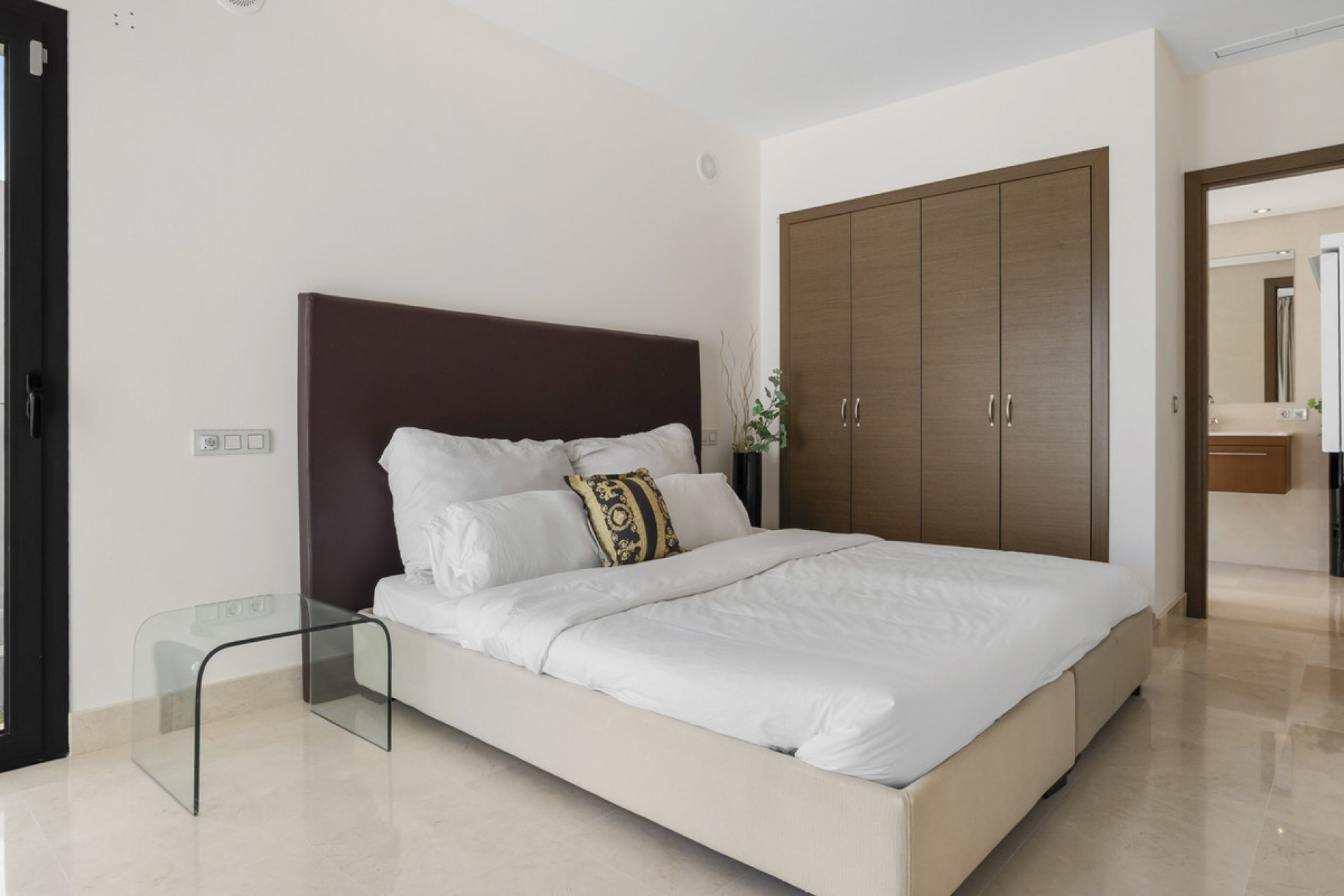 Resale - House - Detached Villa - Benahavís - Benahavís Centro