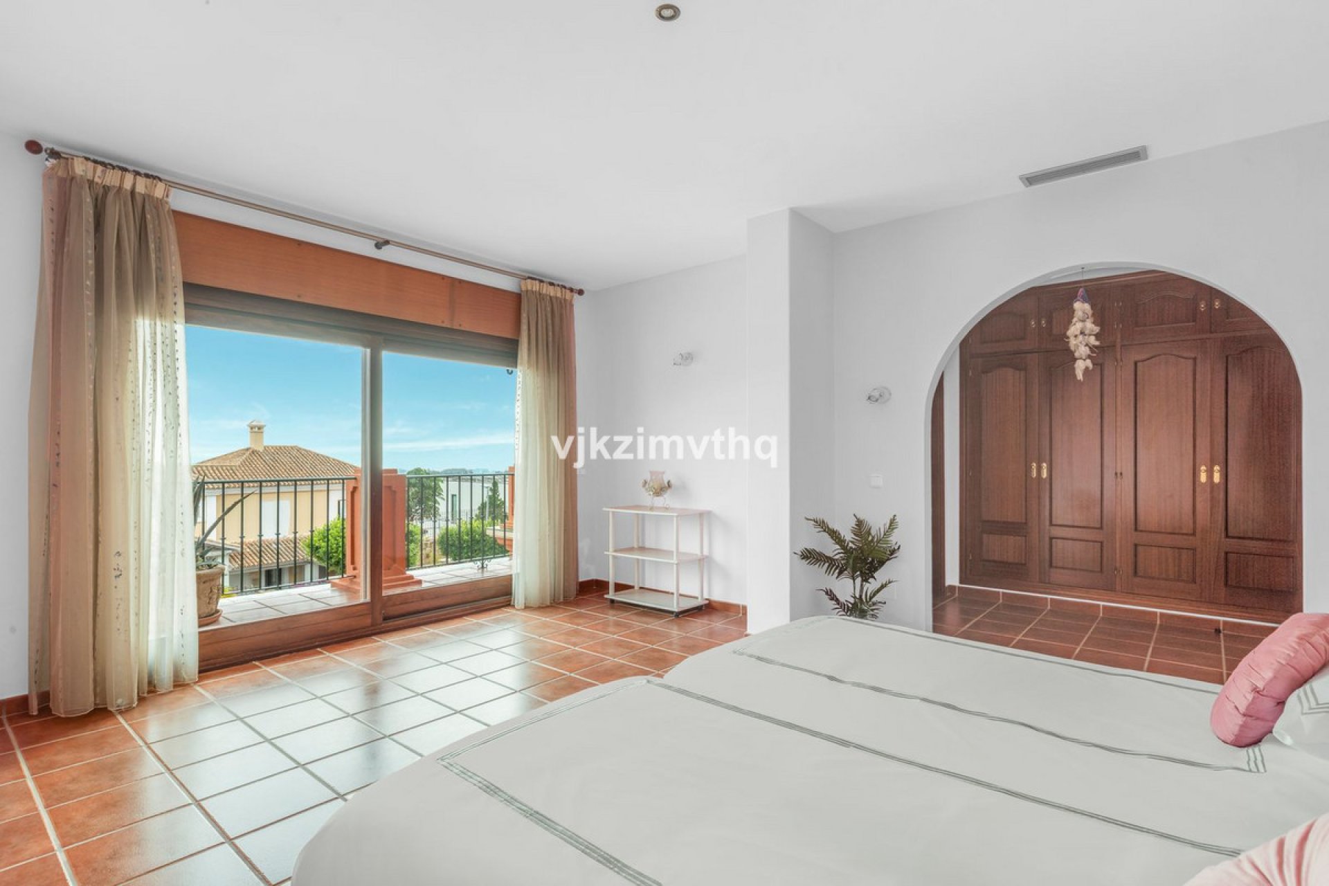 Resale - House - Detached Villa - Benahavís - Benahavís Centro