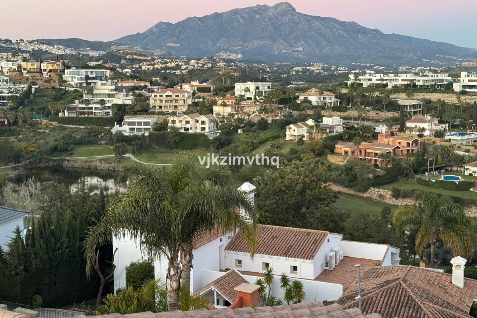 Resale - House - Detached Villa - Benahavís - Benahavís Centro