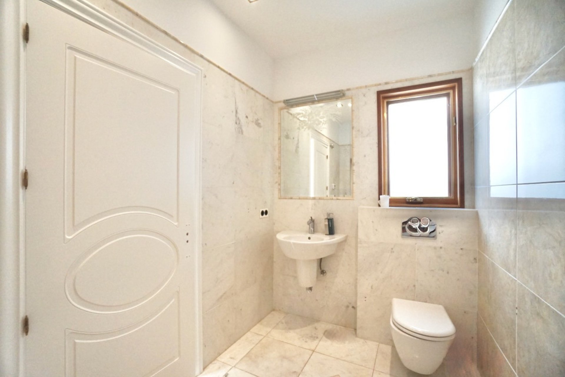 Resale - House - Detached Villa - Benahavís - Benahavís Centro