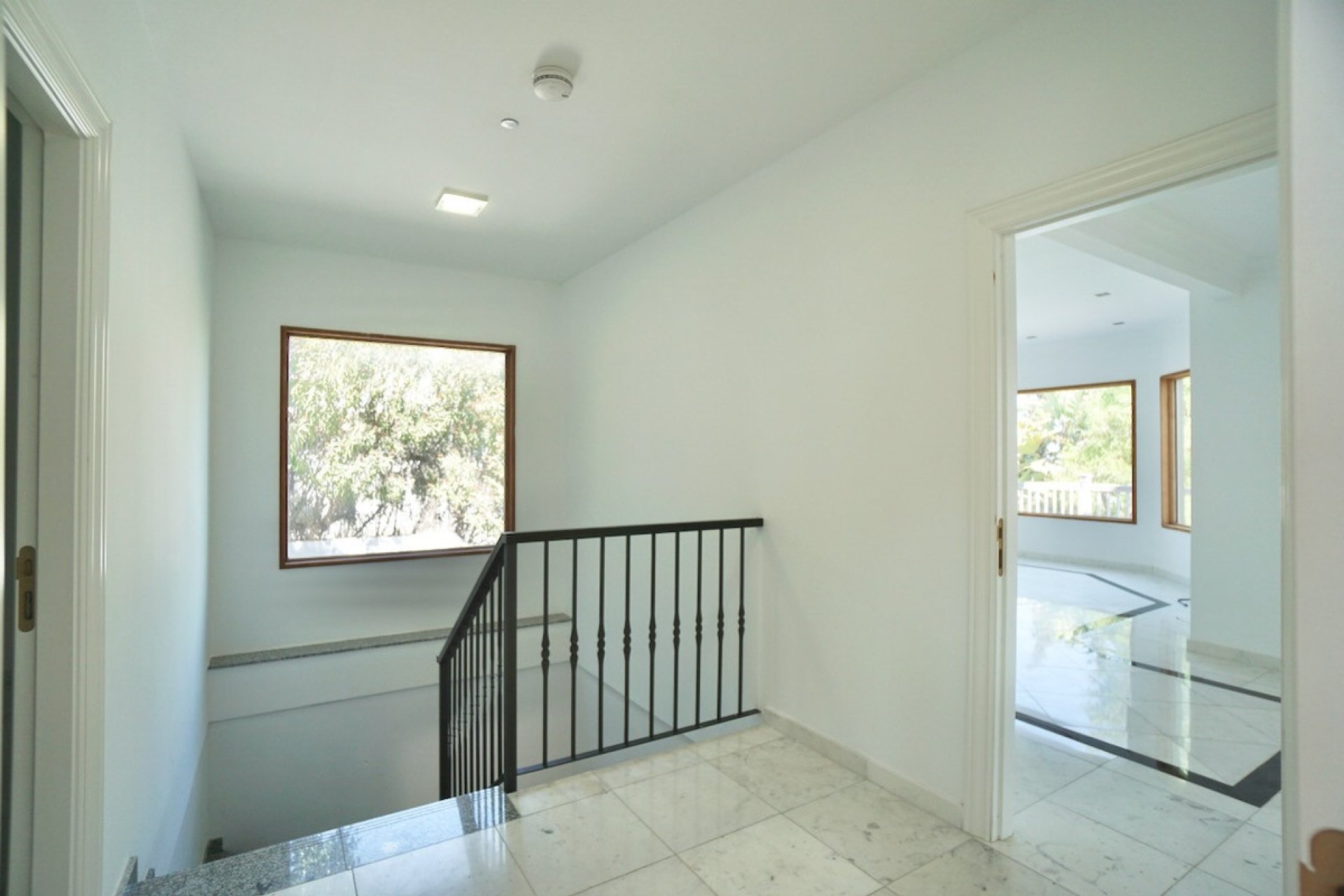 Resale - House - Detached Villa - Benahavís - Benahavís Centro