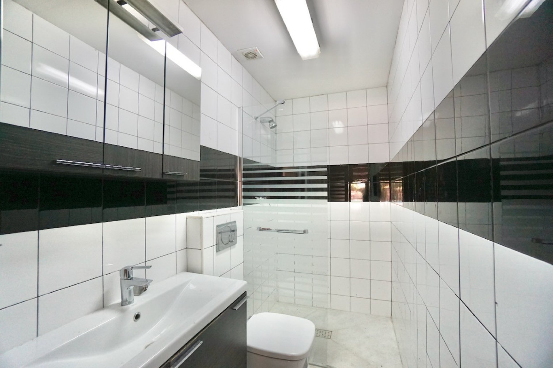 Resale - House - Detached Villa - Benahavís - Benahavís Centro