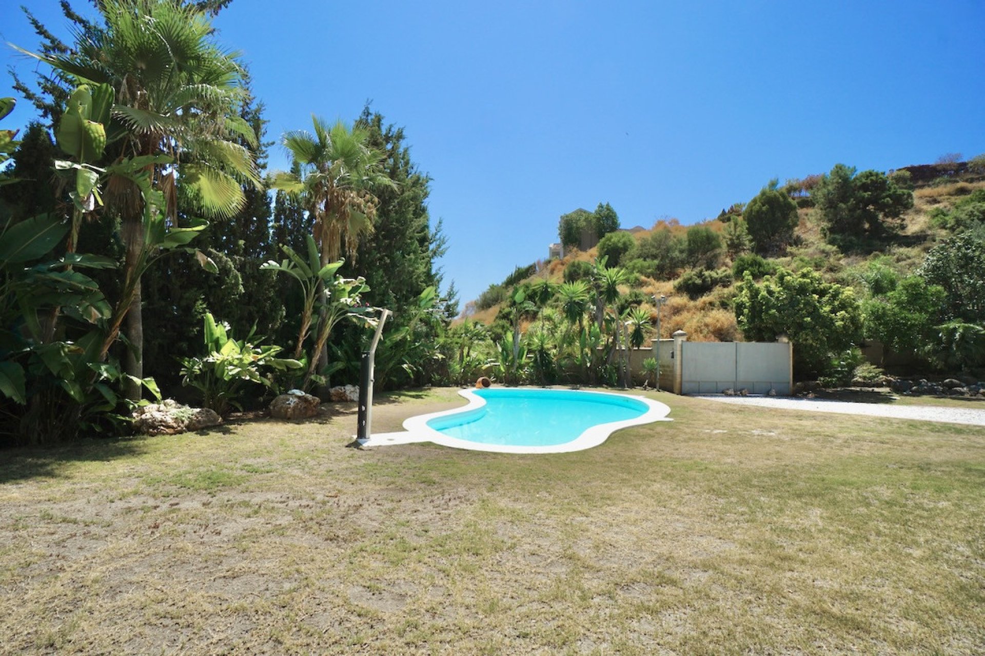 Resale - House - Detached Villa - Benahavís - Benahavís Centro