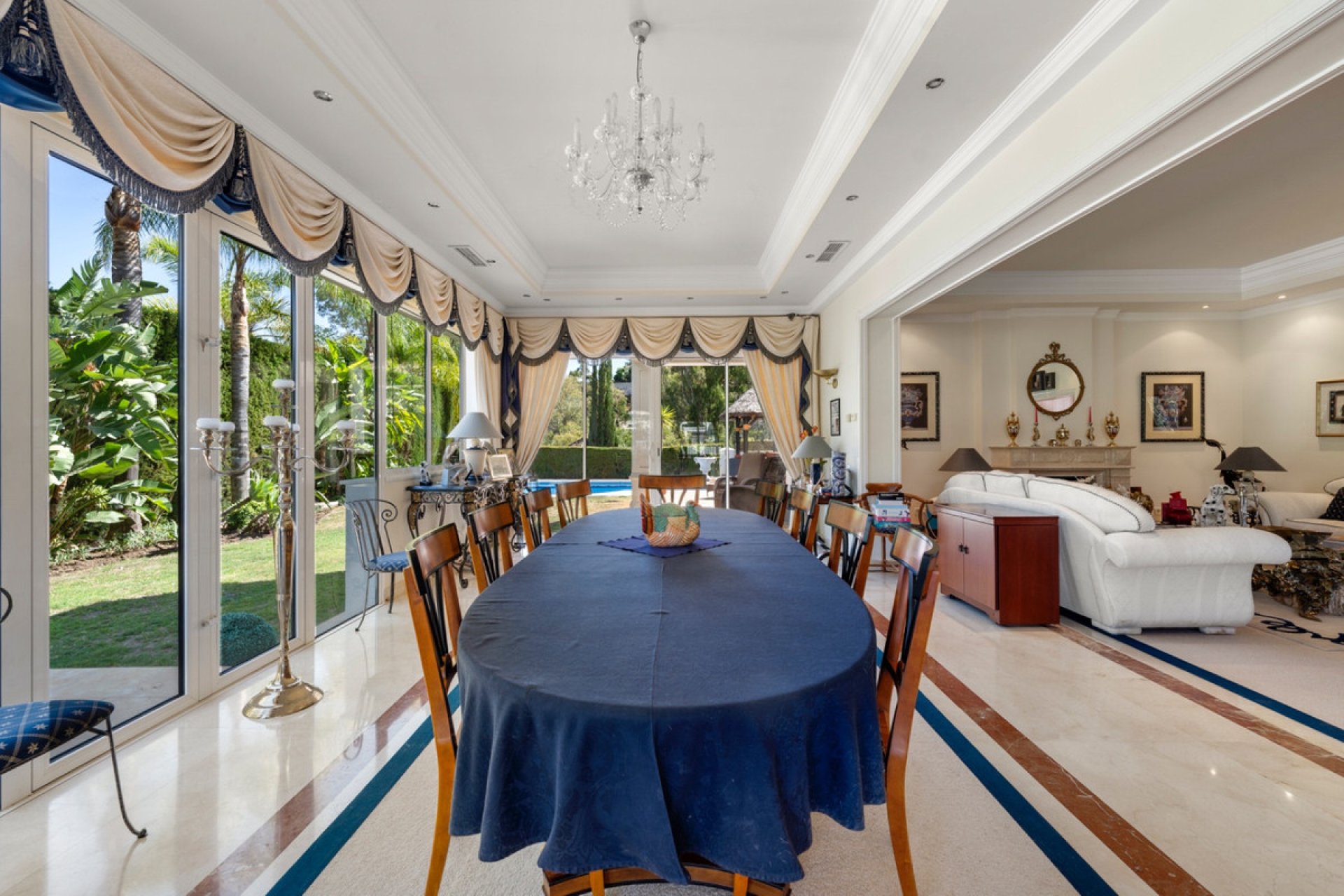 Resale - House - Detached Villa - Benahavís - Benahavís Centro