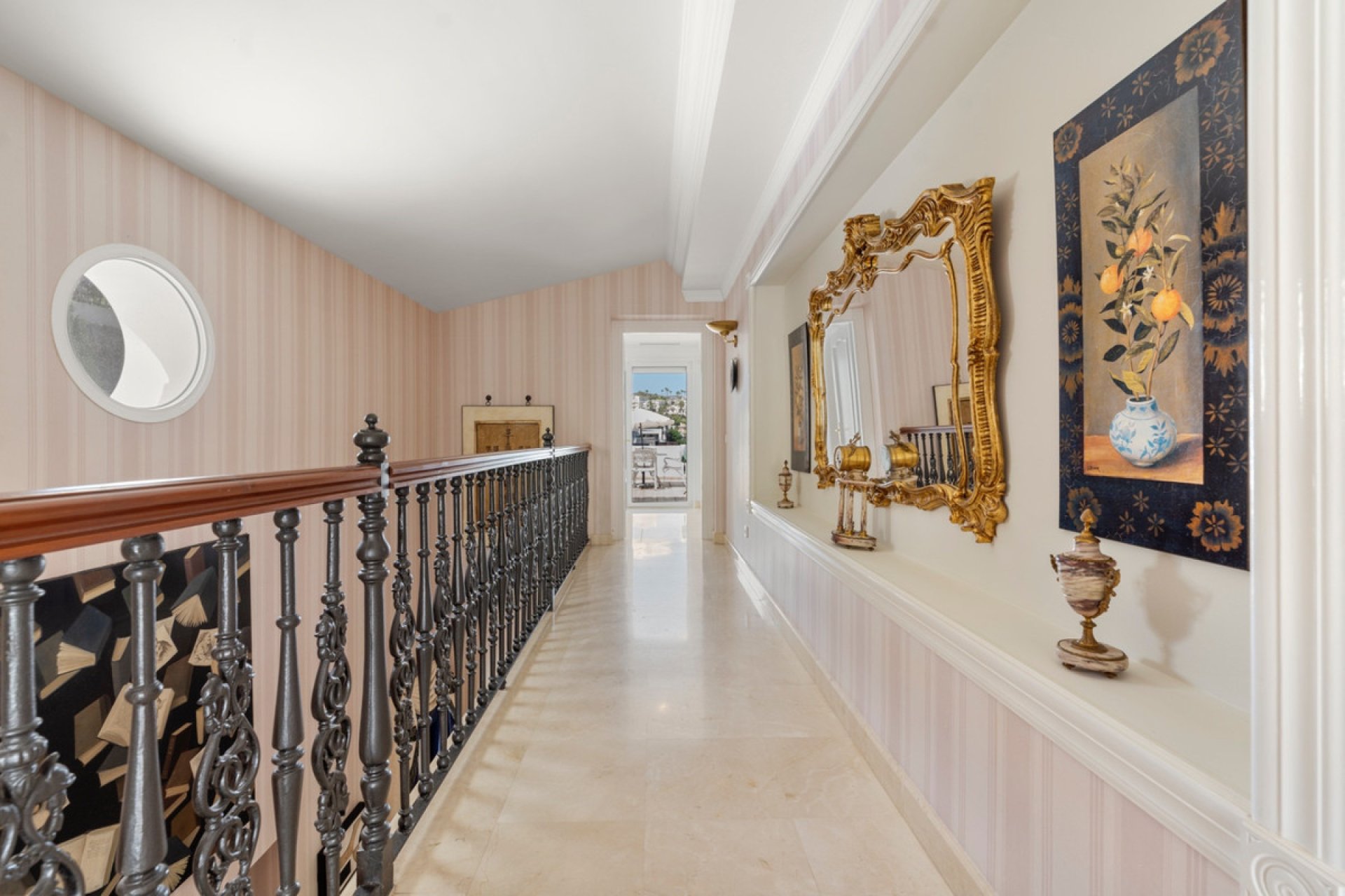 Resale - House - Detached Villa - Benahavís - Benahavís Centro