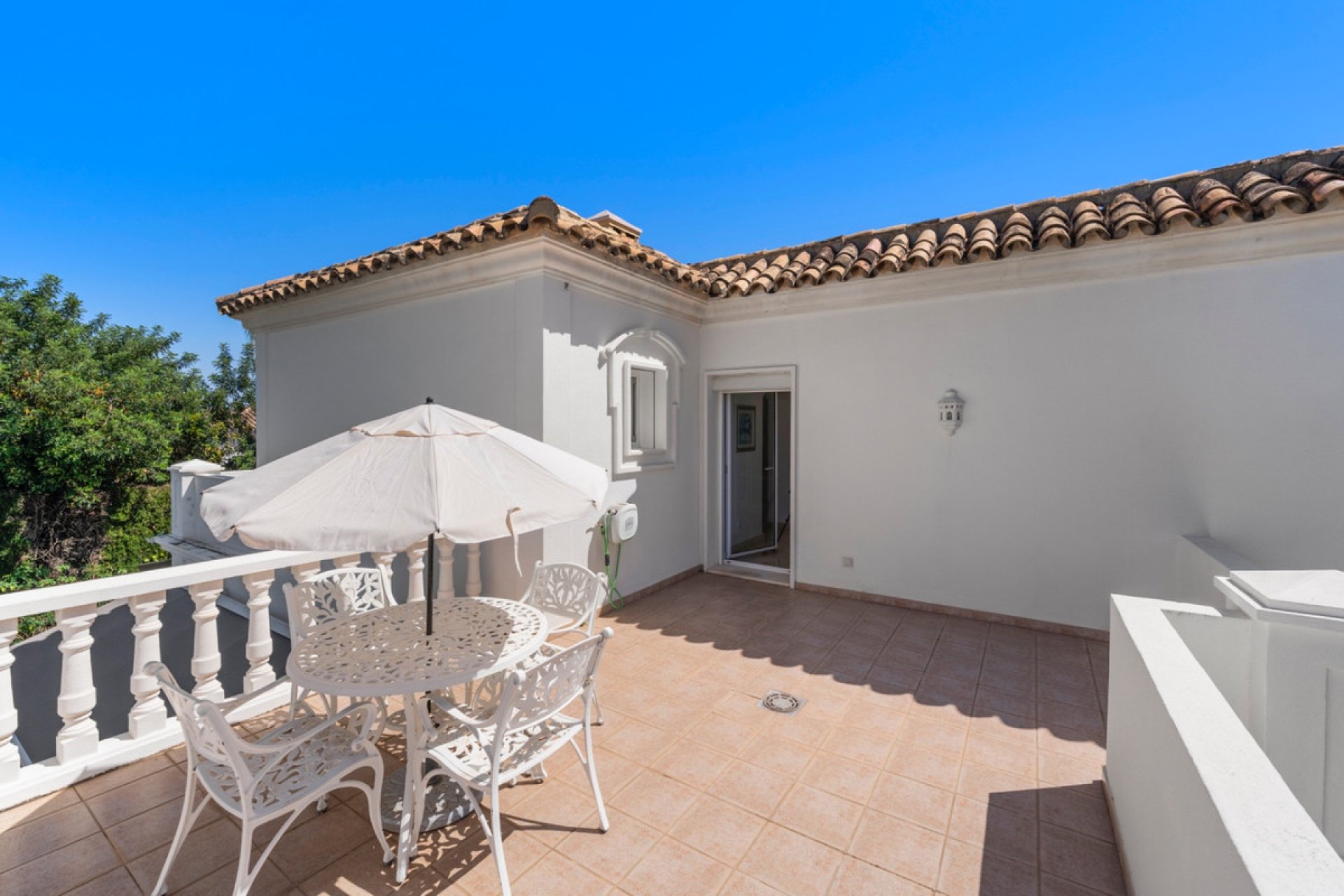Resale - House - Detached Villa - Benahavís - Benahavís Centro