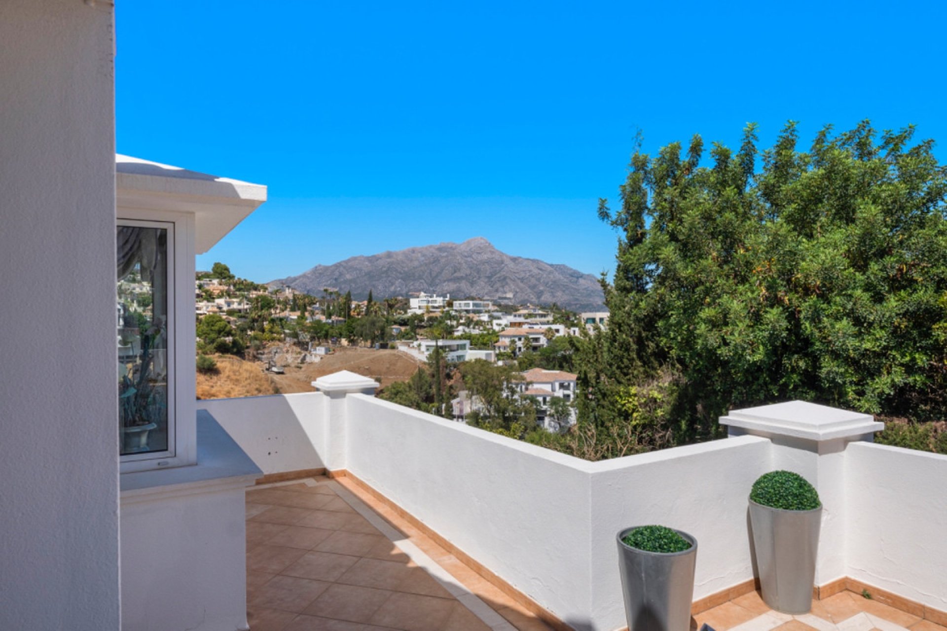 Resale - House - Detached Villa - Benahavís - Benahavís Centro