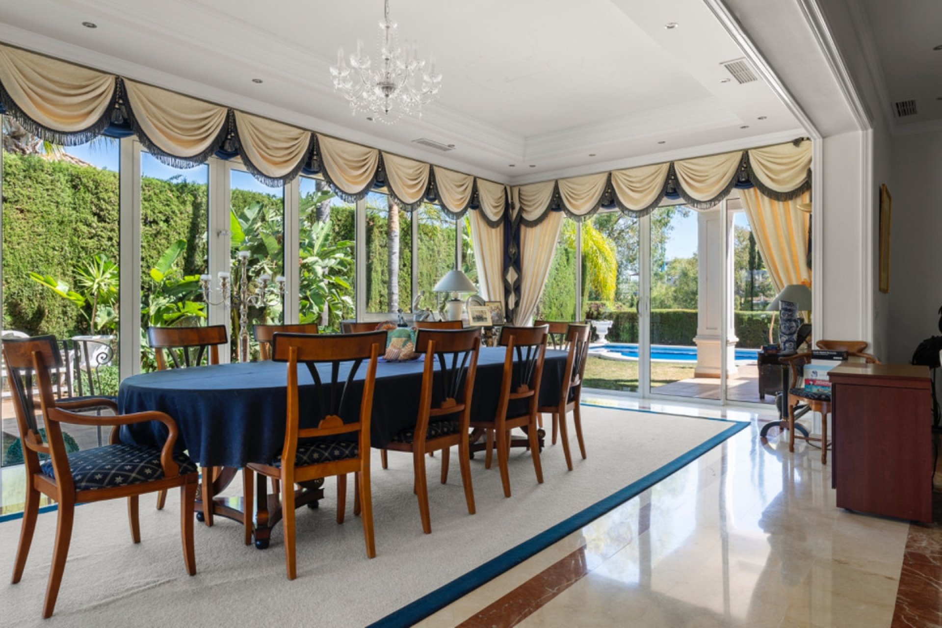 Resale - House - Detached Villa - Benahavís - Benahavís Centro