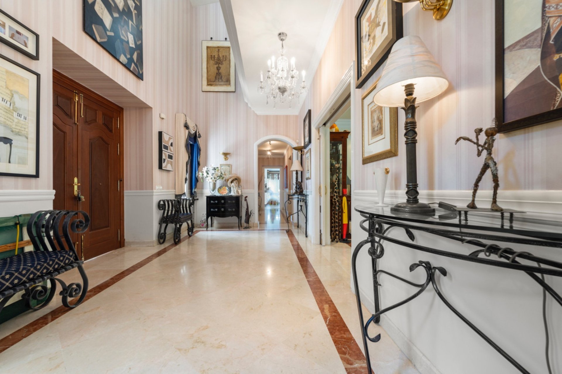 Resale - House - Detached Villa - Benahavís - Benahavís Centro