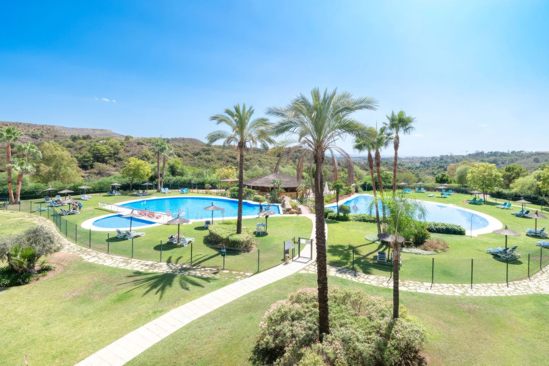 Resale - House - Detached Villa - Benahavís - Benahavís Centro