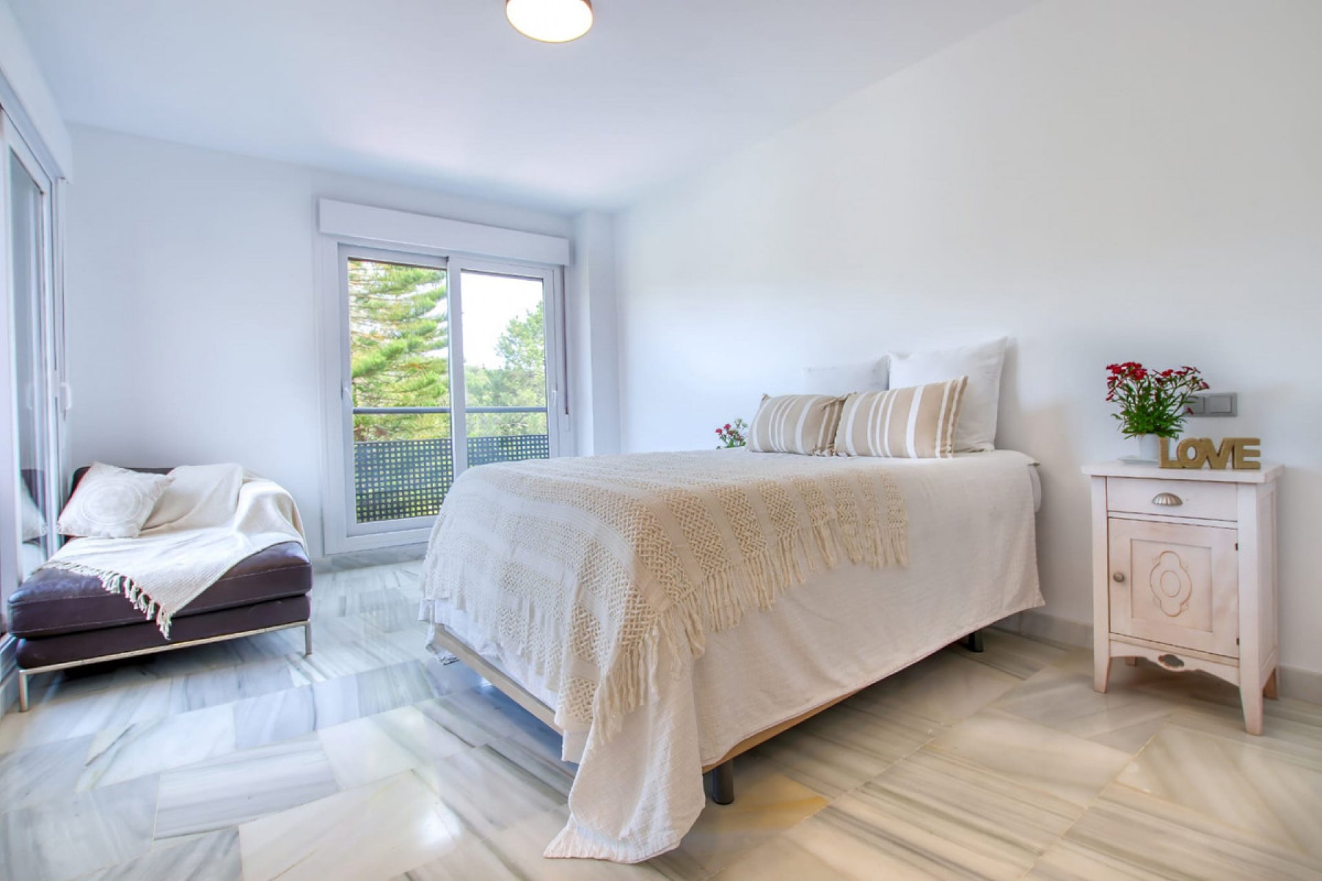 Resale - House - Detached Villa - Benahavís - Benahavís Centro