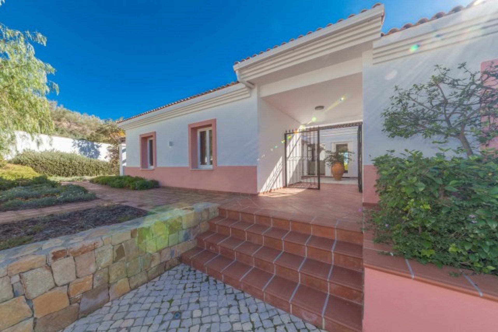 Resale - House - Detached Villa - Benahavís - Benahavís Centro