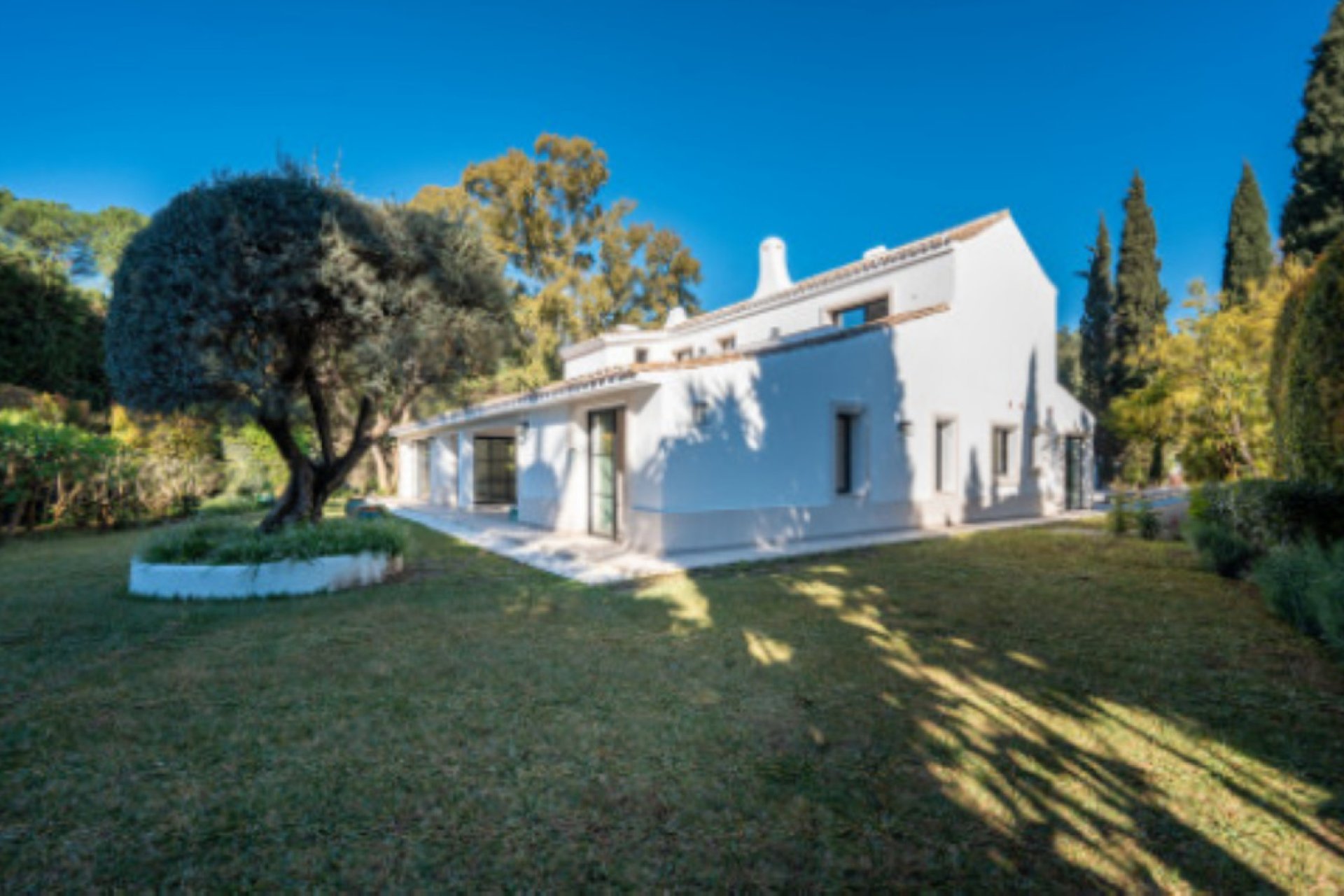 Resale - House - Detached Villa - Benahavís - Benahavís Centro