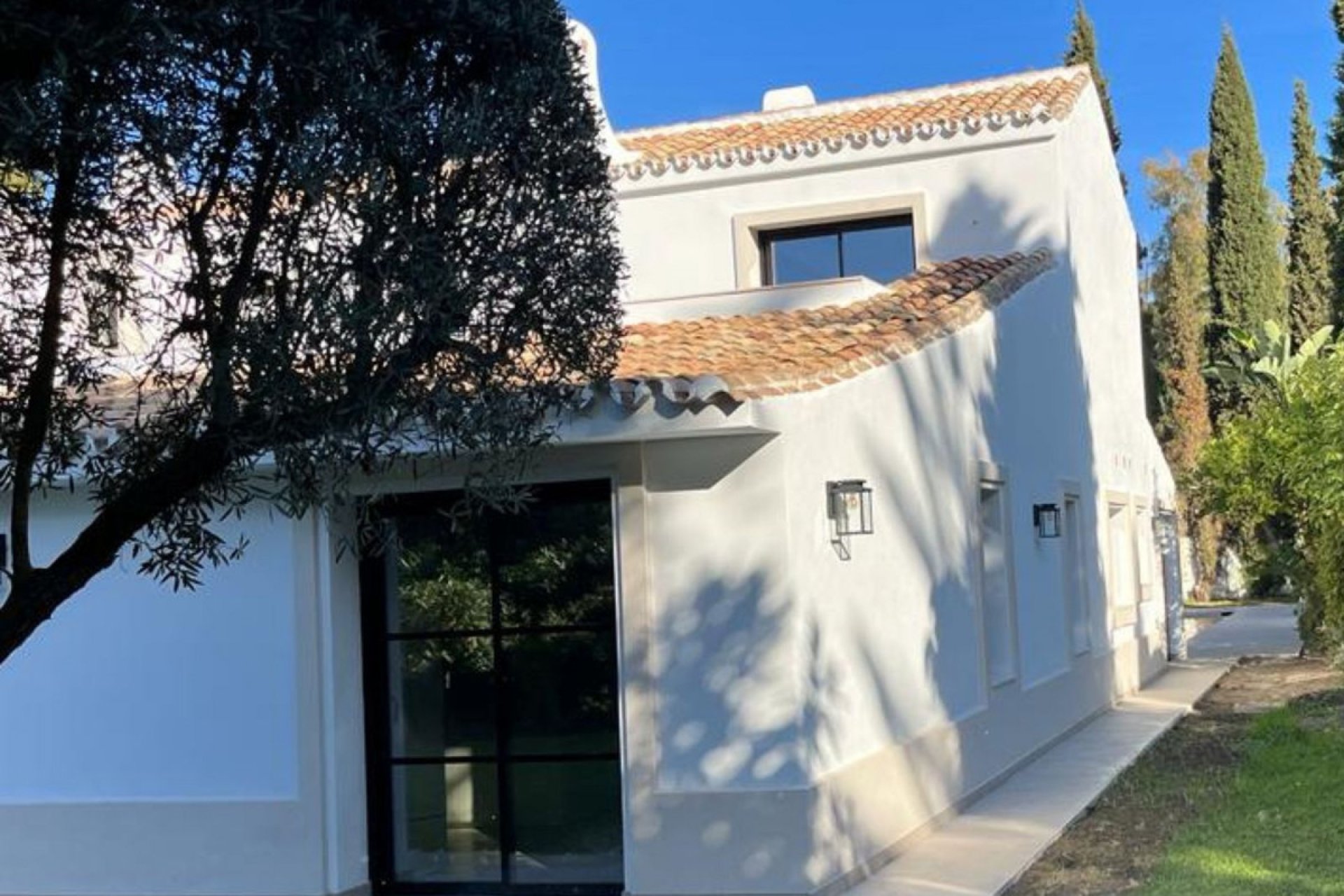 Resale - House - Detached Villa - Benahavís - Benahavís Centro