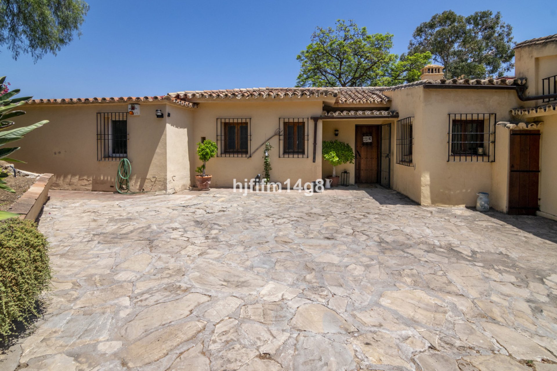 Resale - House - Detached Villa - Benahavís - Benahavís Centro