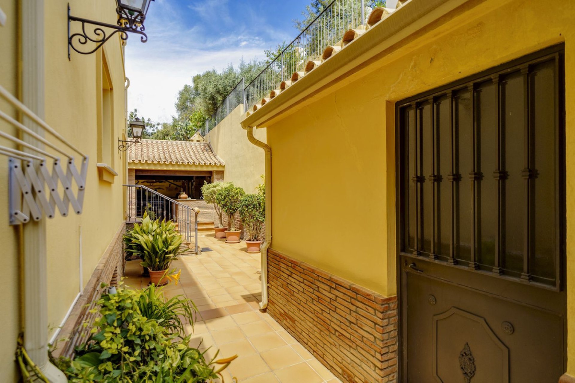 Resale - House - Detached Villa - Benahavís - Benahavís Centro