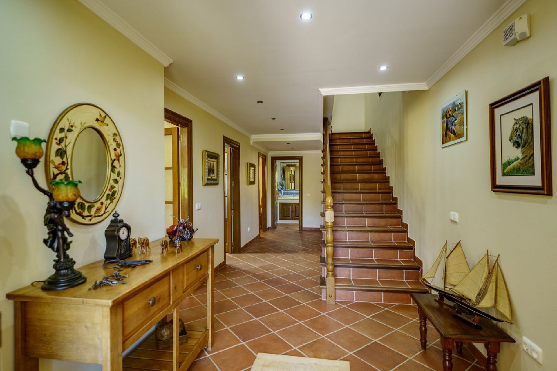 Resale - House - Detached Villa - Benahavís - Benahavís Centro