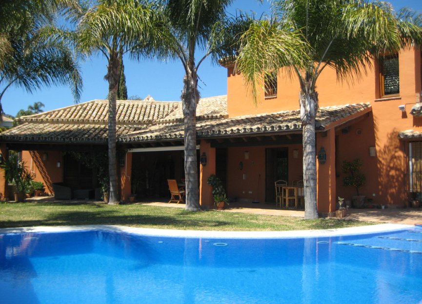 Resale - House - Detached Villa - Benahavís - Benahavís Centro