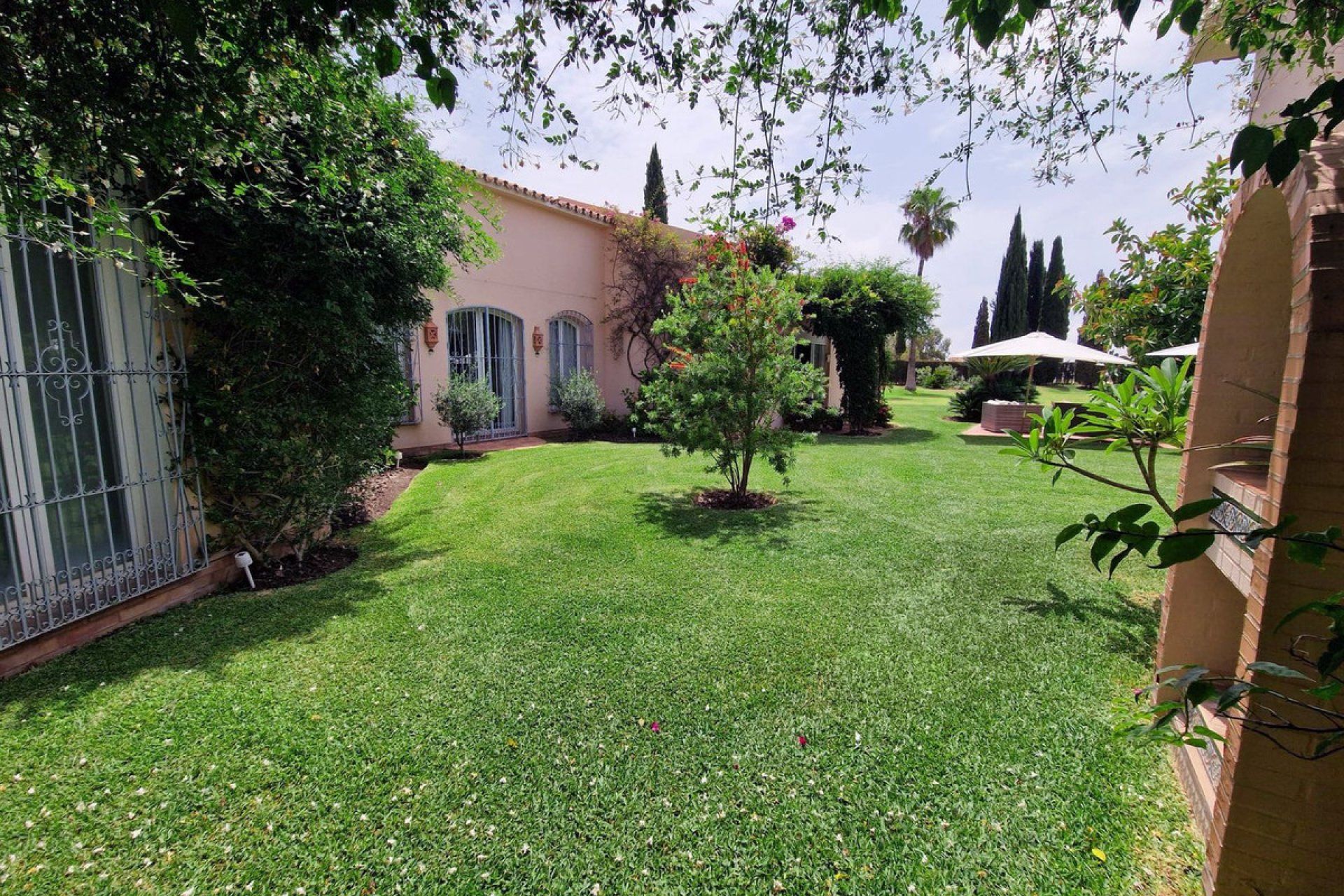 Resale - House - Detached Villa - Benahavís - Benahavís Centro