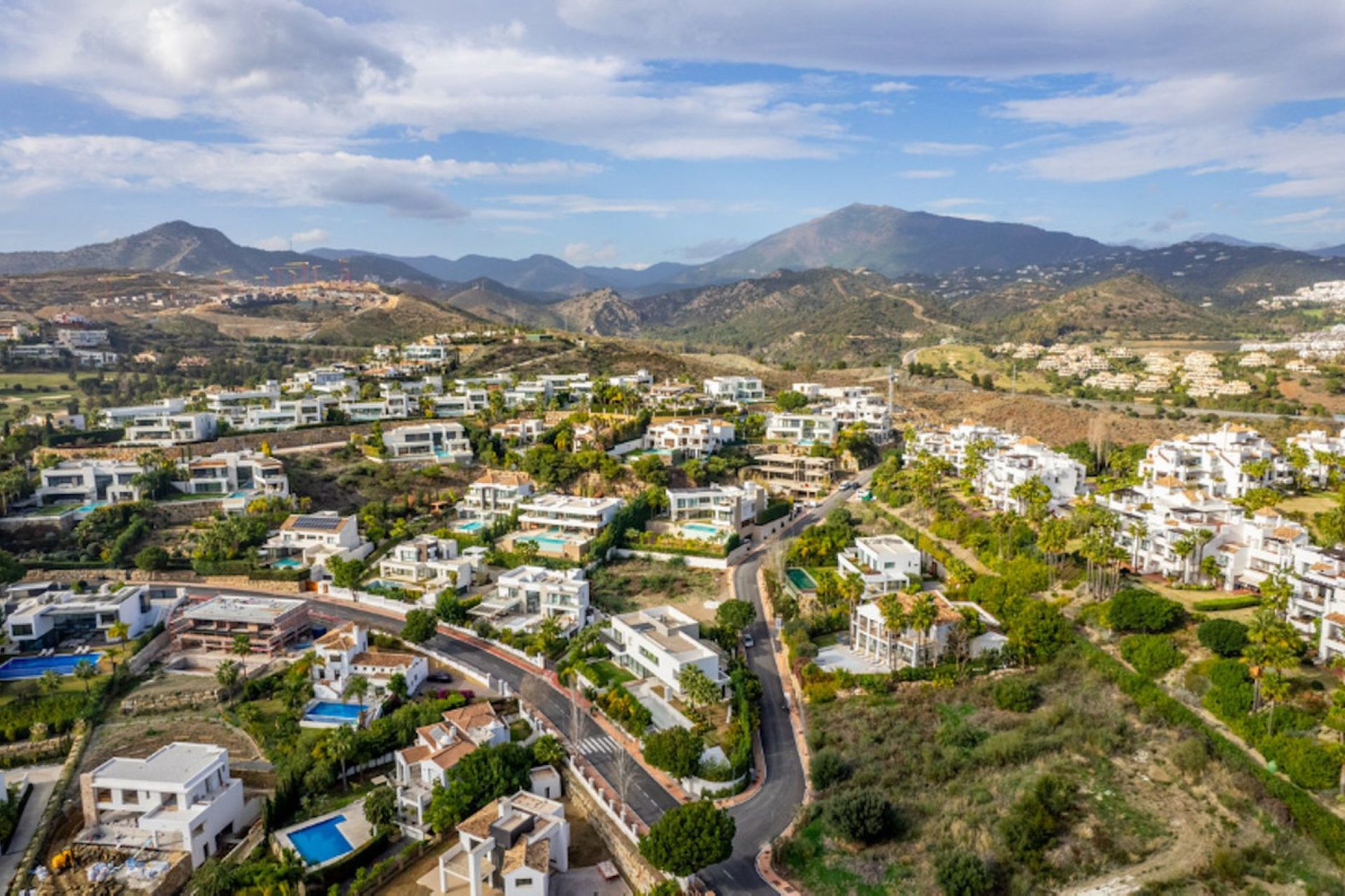 Resale - House - Detached Villa - Benahavís - Benahavís Centro