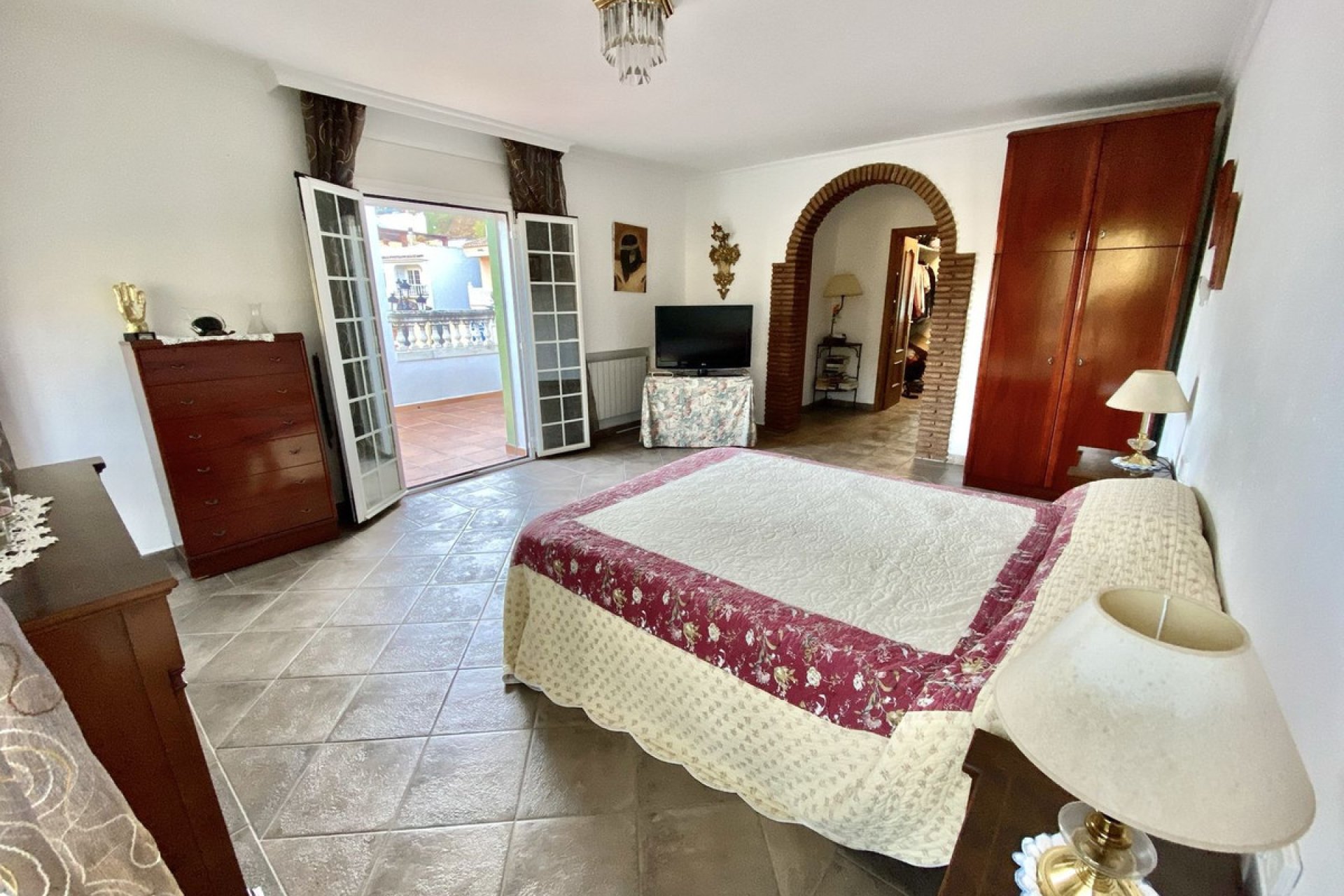 Resale - House - Detached Villa - Benahavís - Benahavís Centro