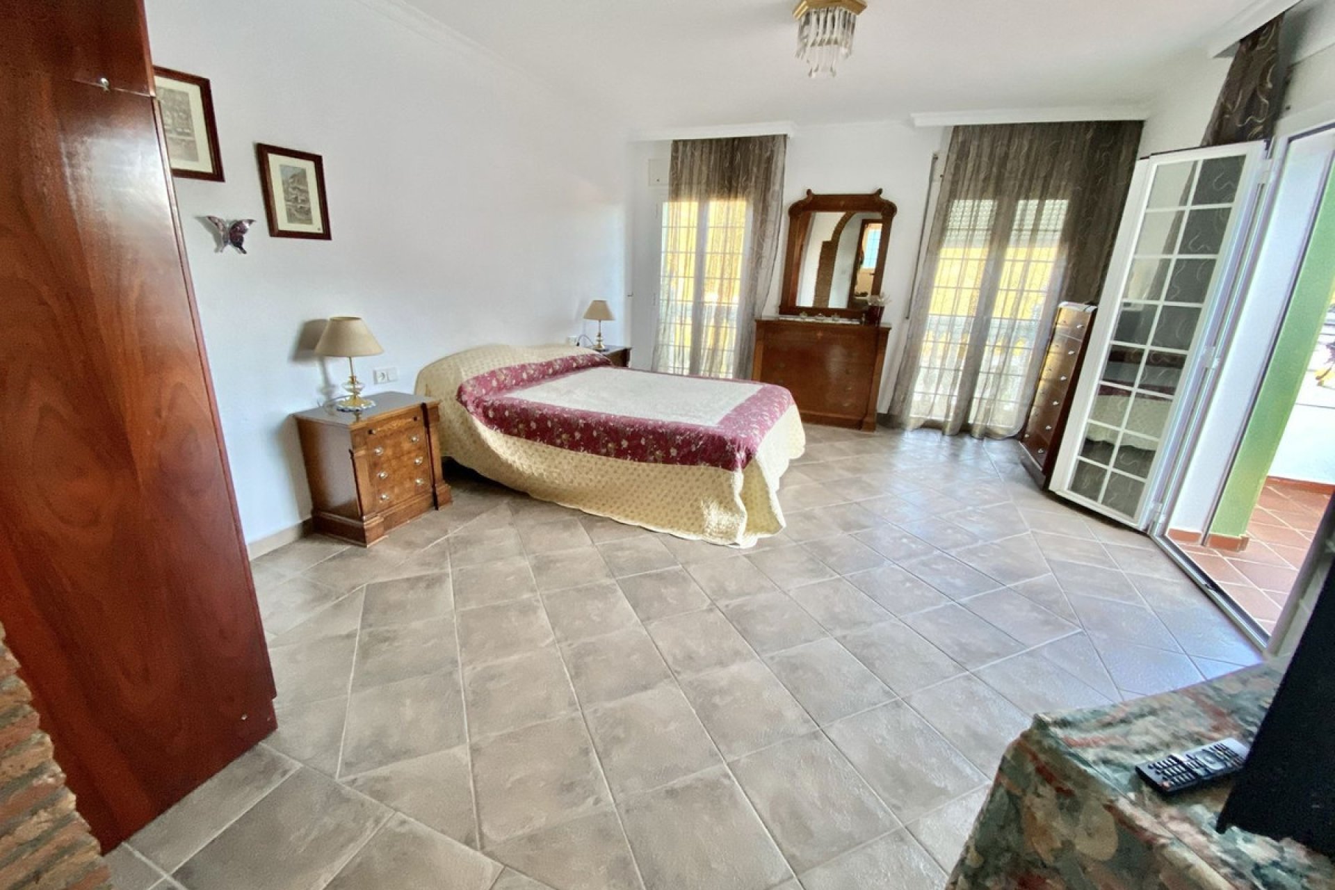 Resale - House - Detached Villa - Benahavís - Benahavís Centro