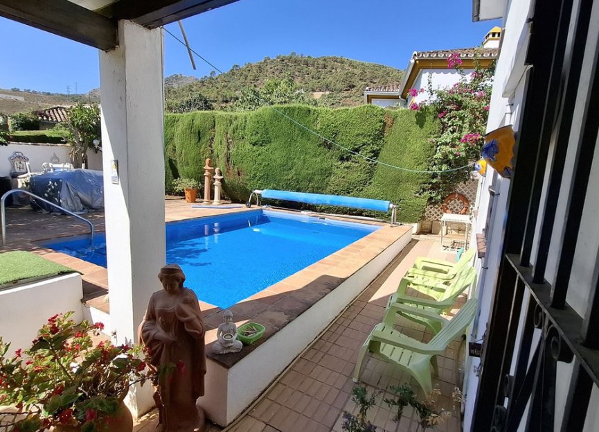 Resale - House - Detached Villa - Benahavís - Benahavís Centro