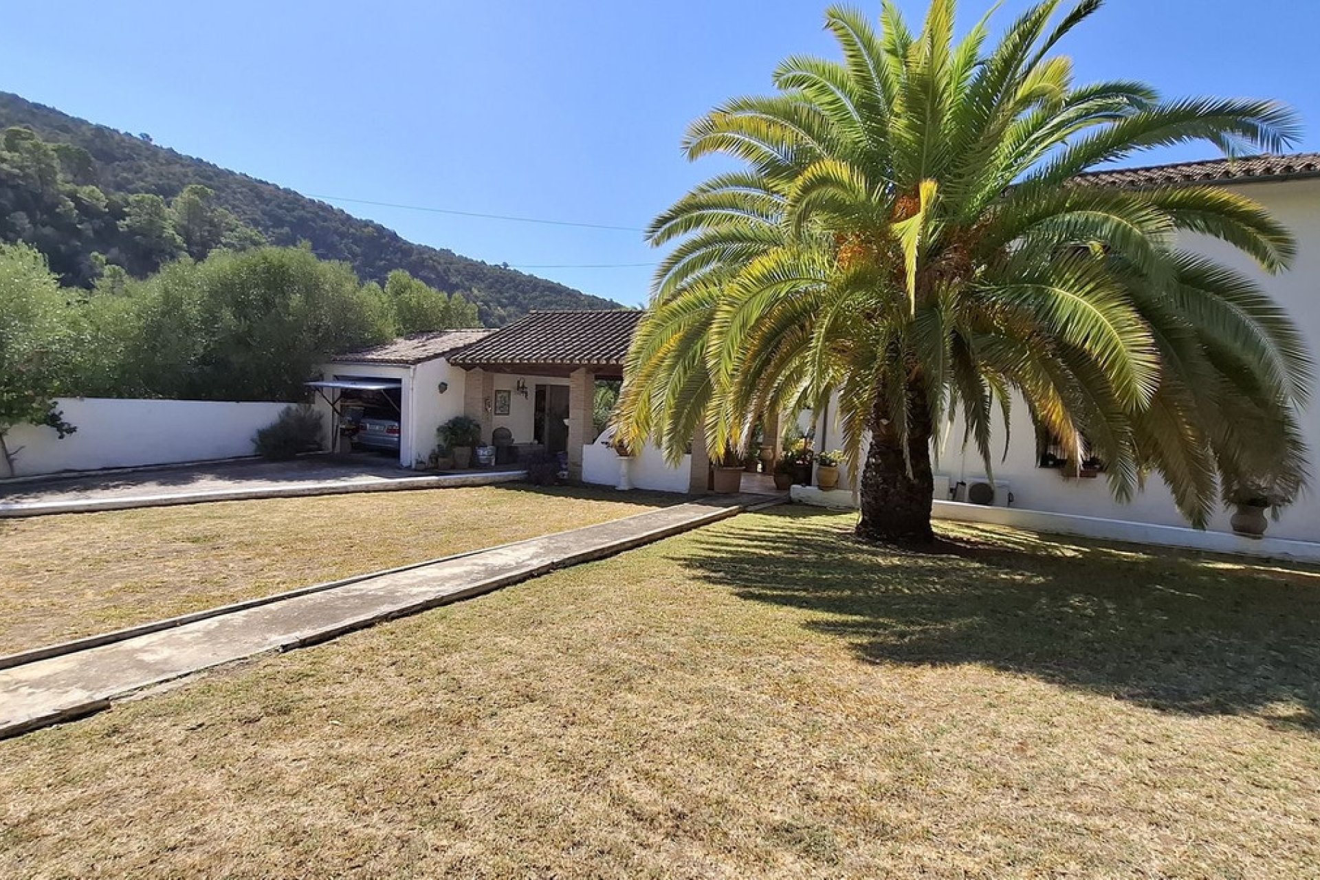 Resale - House - Detached Villa - Benahavís - Benahavís Centro