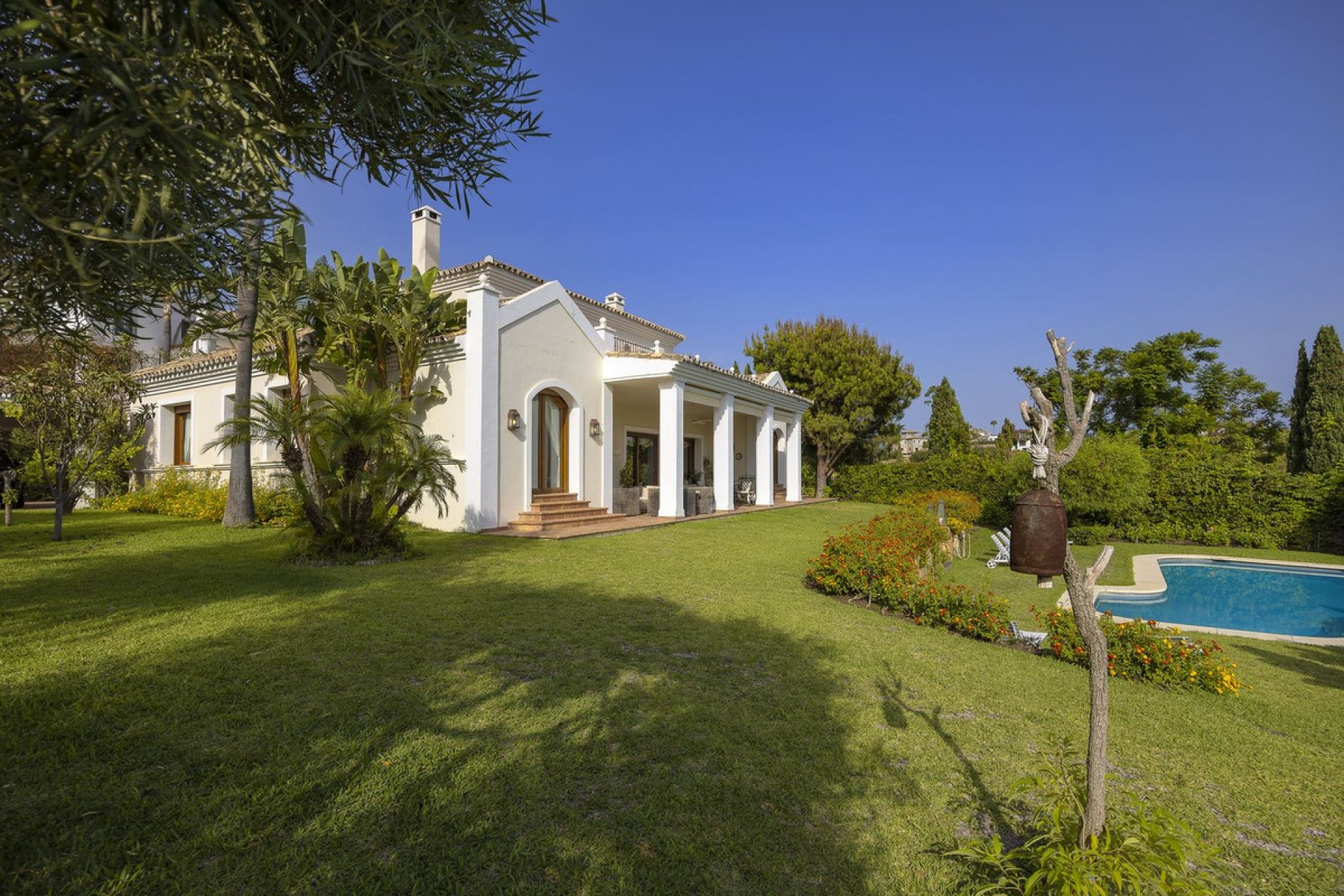 Resale - House - Detached Villa - Benahavís - Benahavís Centro