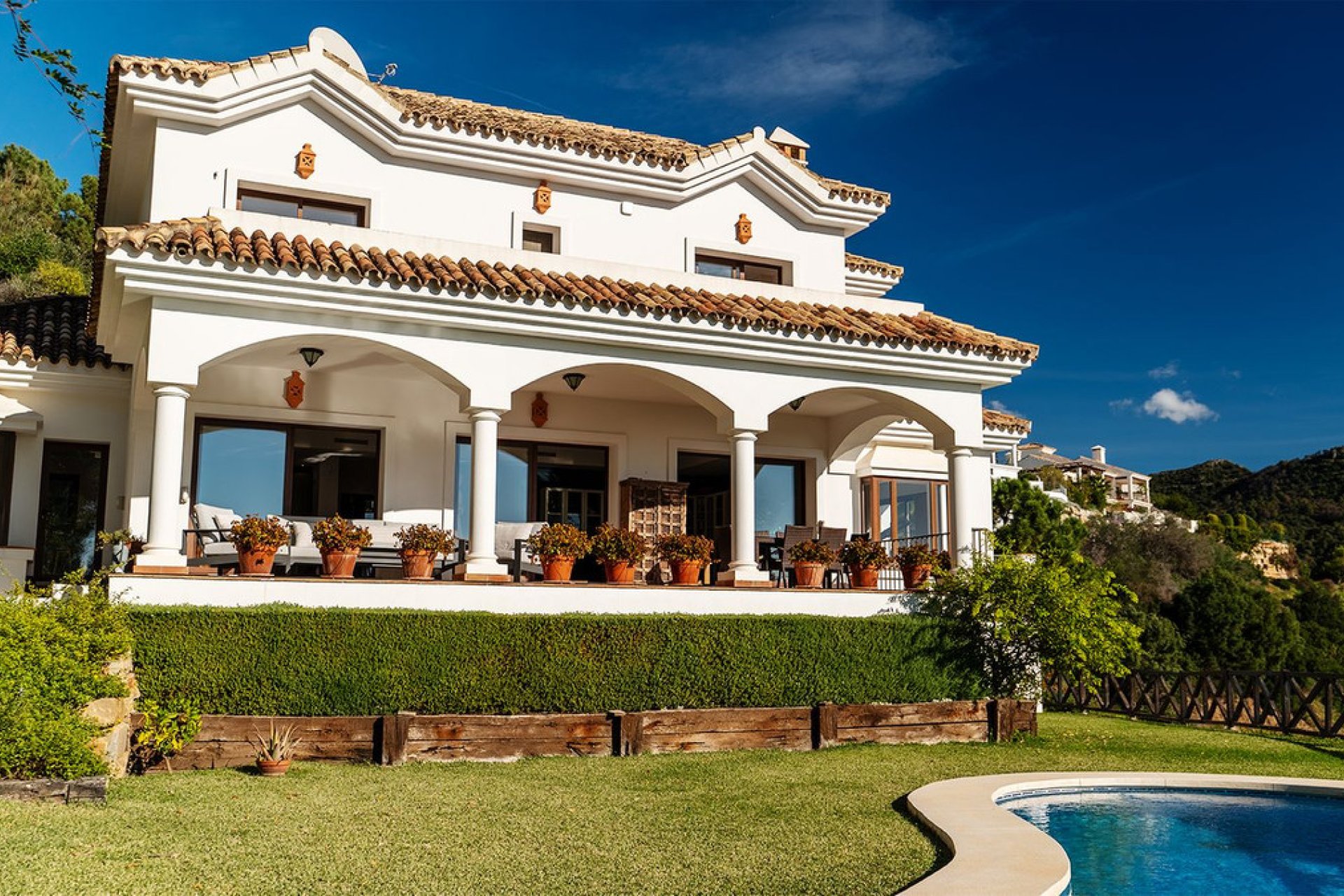 Resale - House - Detached Villa - Benahavís - Benahavís Centro