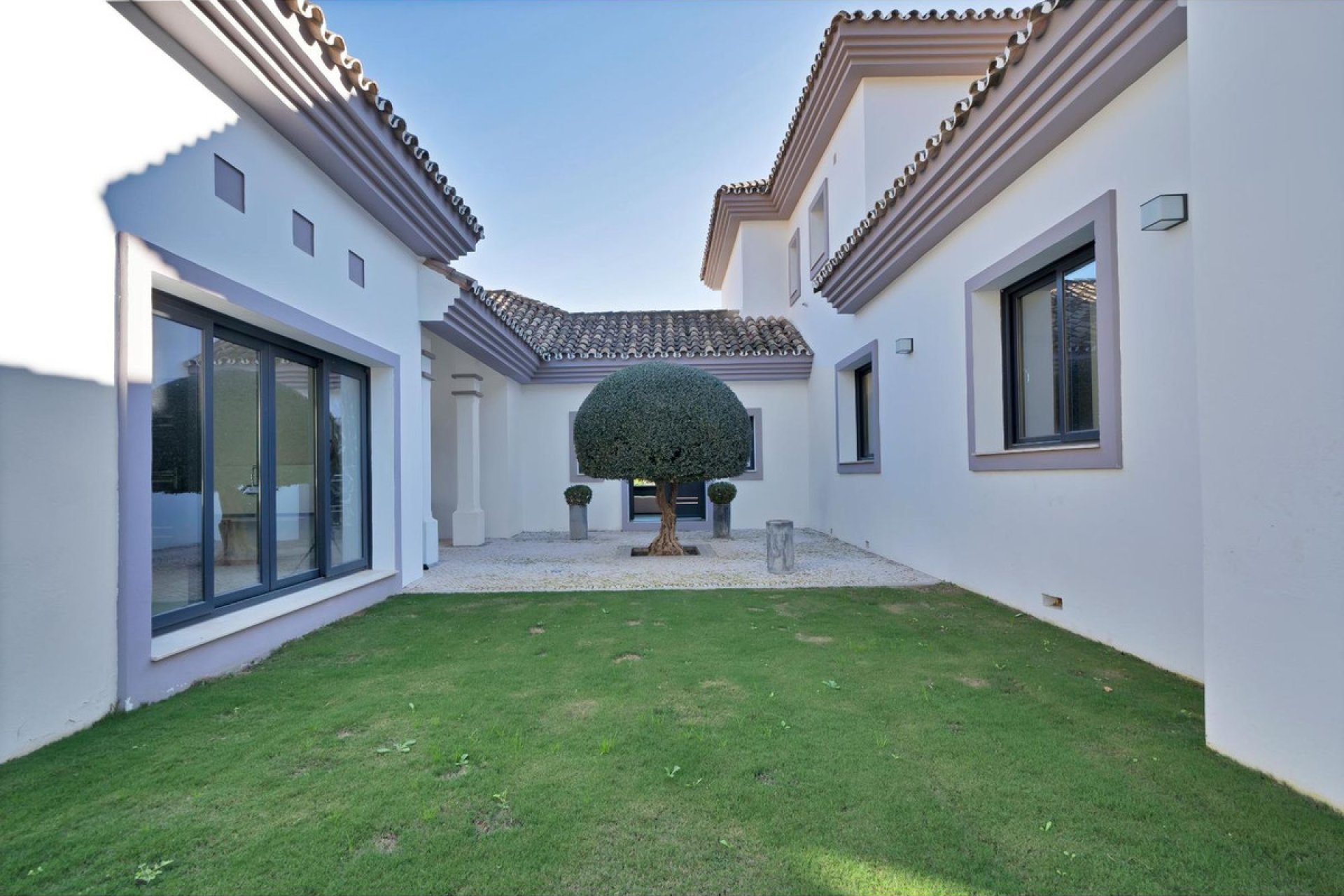 Resale - House - Detached Villa - Benahavís - Benahavís Centro