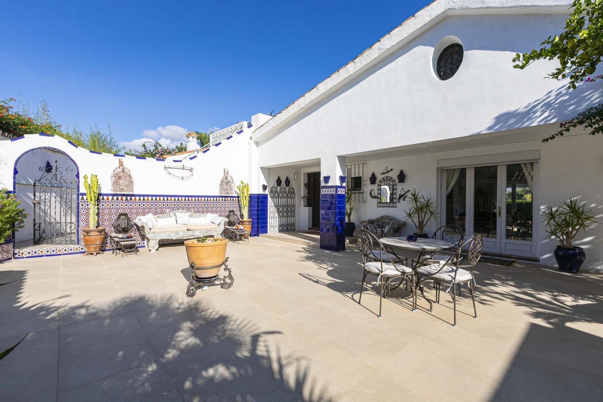 Resale - House - Detached Villa - Benahavís - Benahavís Centro