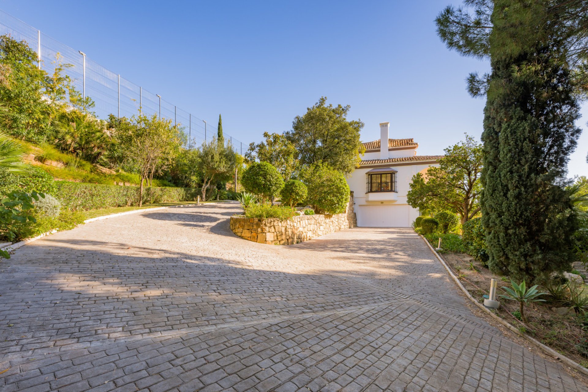 Resale - House - Detached Villa - Benahavís - Benahavís Centro