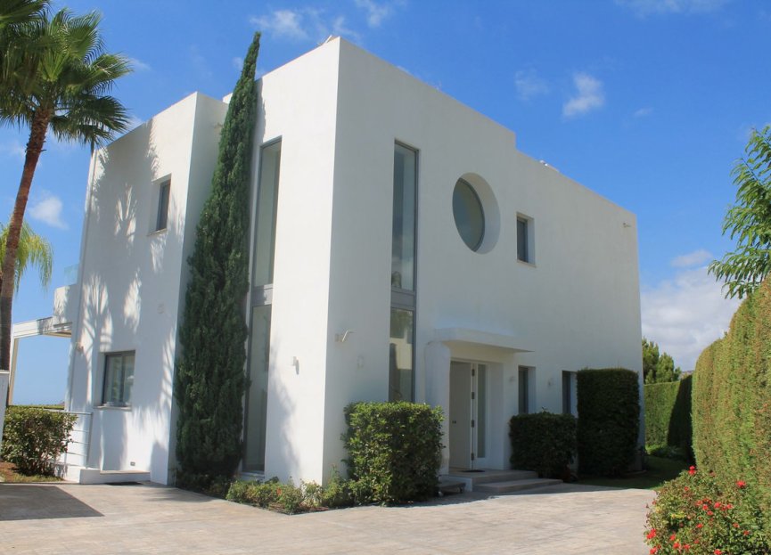 Resale - House - Detached Villa - Benahavís - Benahavís Centro