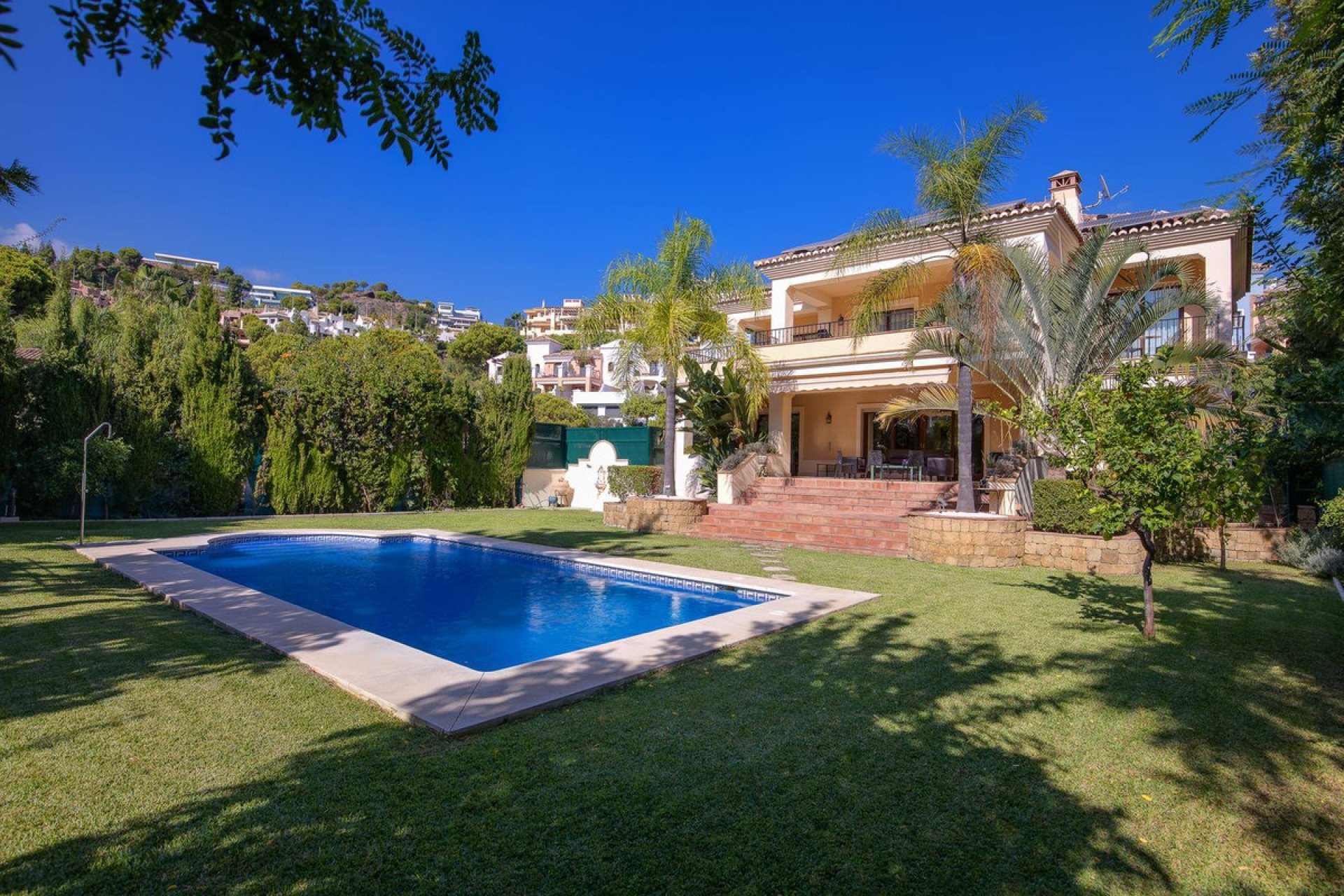 Resale - House - Detached Villa - Benahavís - Benahavís Centro