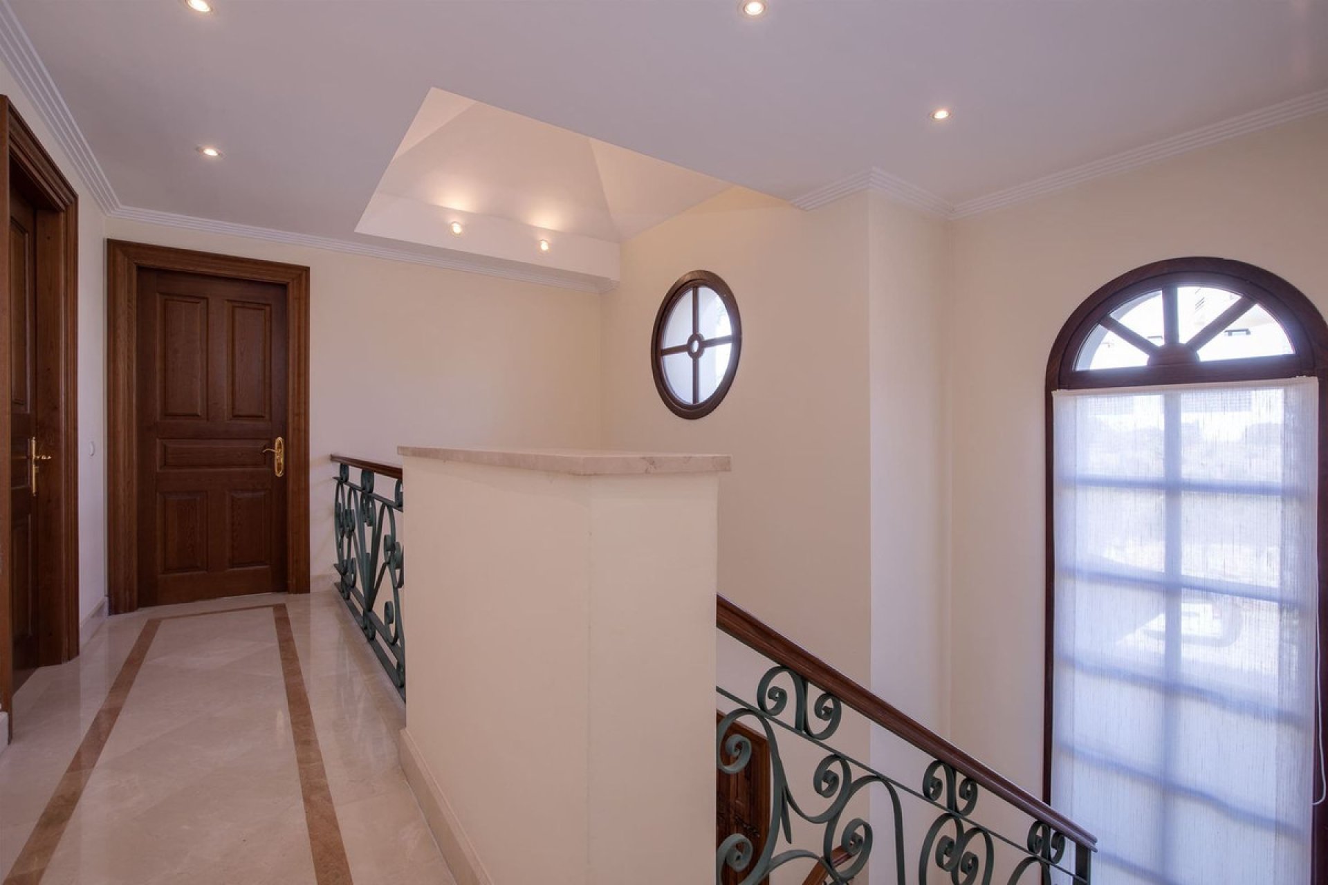 Resale - House - Detached Villa - Benahavís - Benahavís Centro