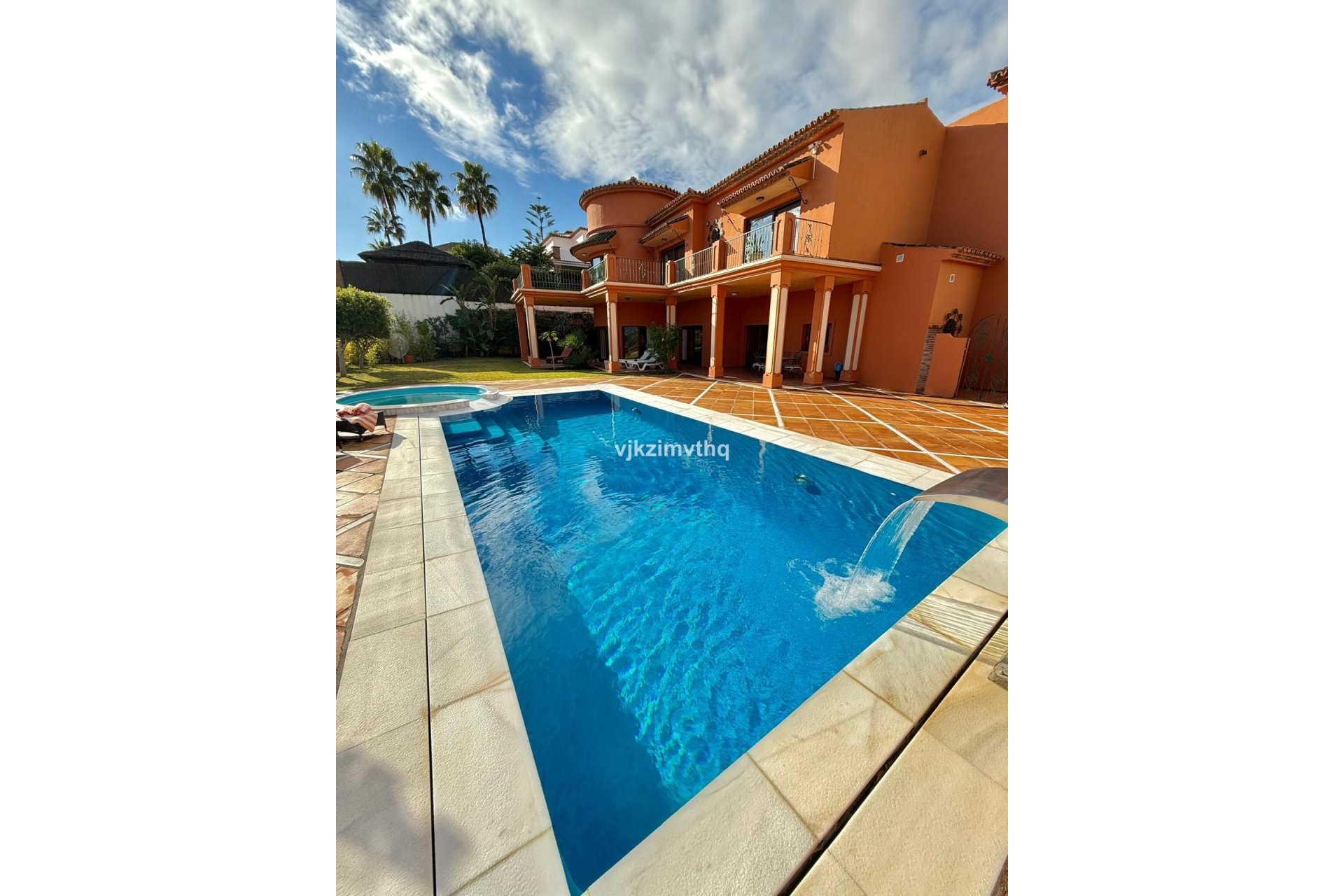 Resale - House - Detached Villa - Benahavís - Benahavís Centro