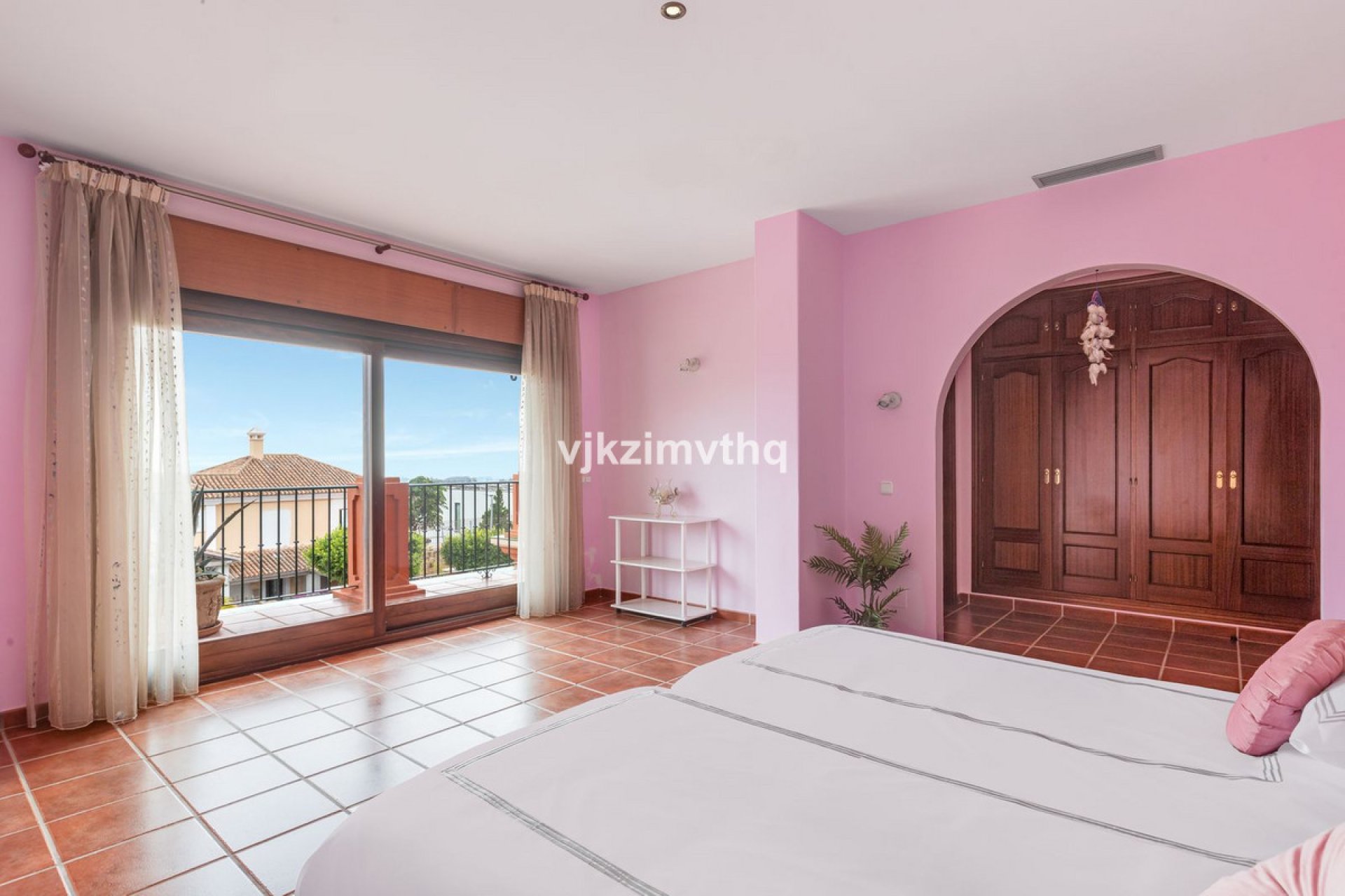 Resale - House - Detached Villa - Benahavís - Benahavís Centro