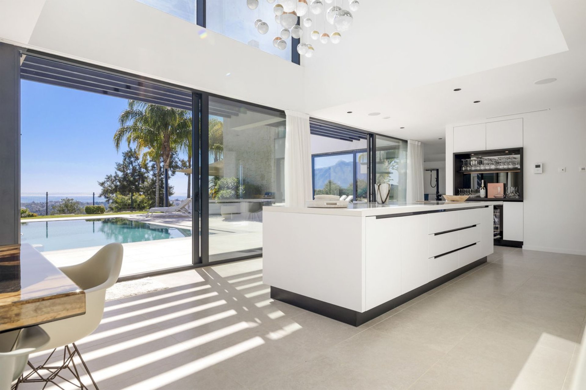 Resale - House - Detached Villa - Benahavís - Benahavís Centro