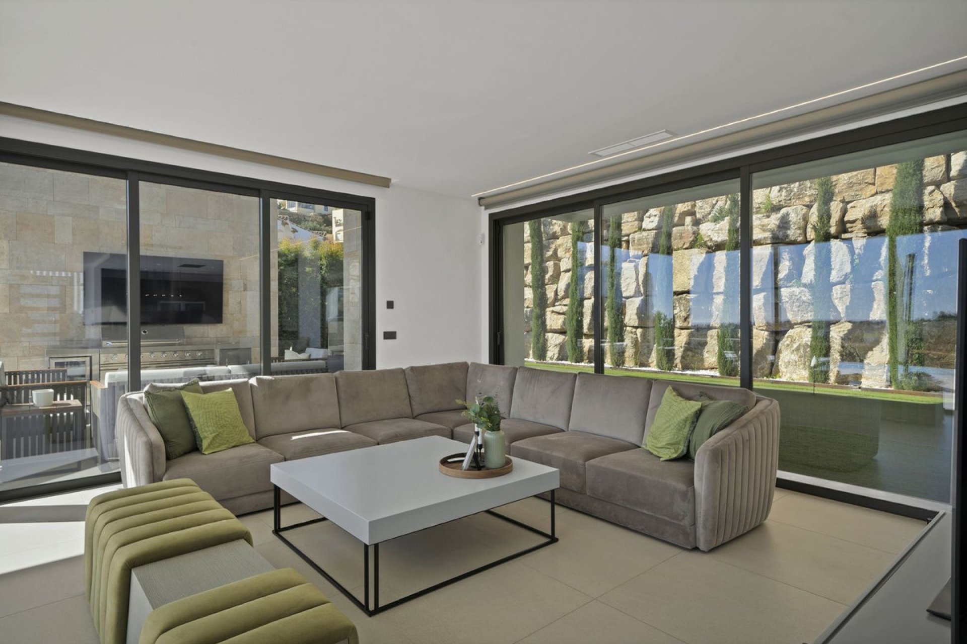 Resale - House - Detached Villa - Benahavís - Benahavís Centro