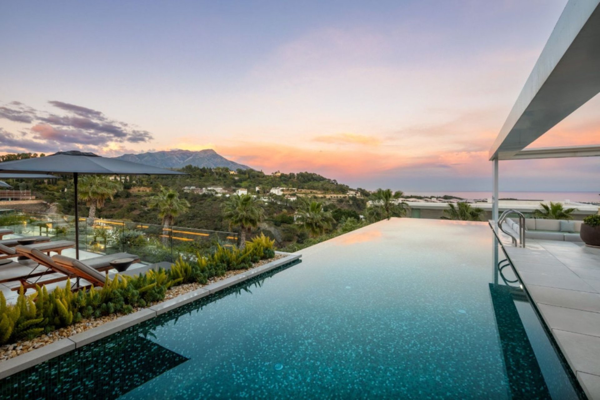 Resale - House - Detached Villa - Benahavís - Benahavís Centro