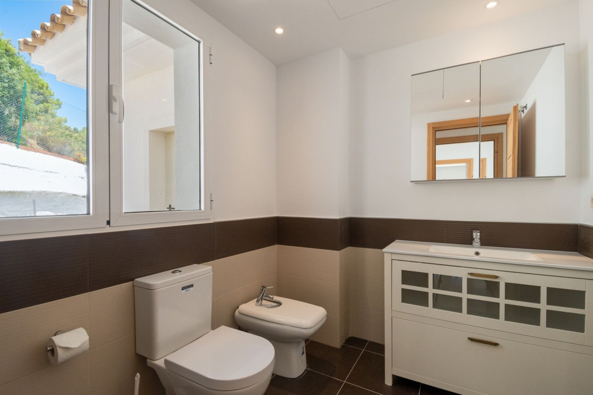 Resale - House - Detached Villa - Benahavís - Benahavís Centro