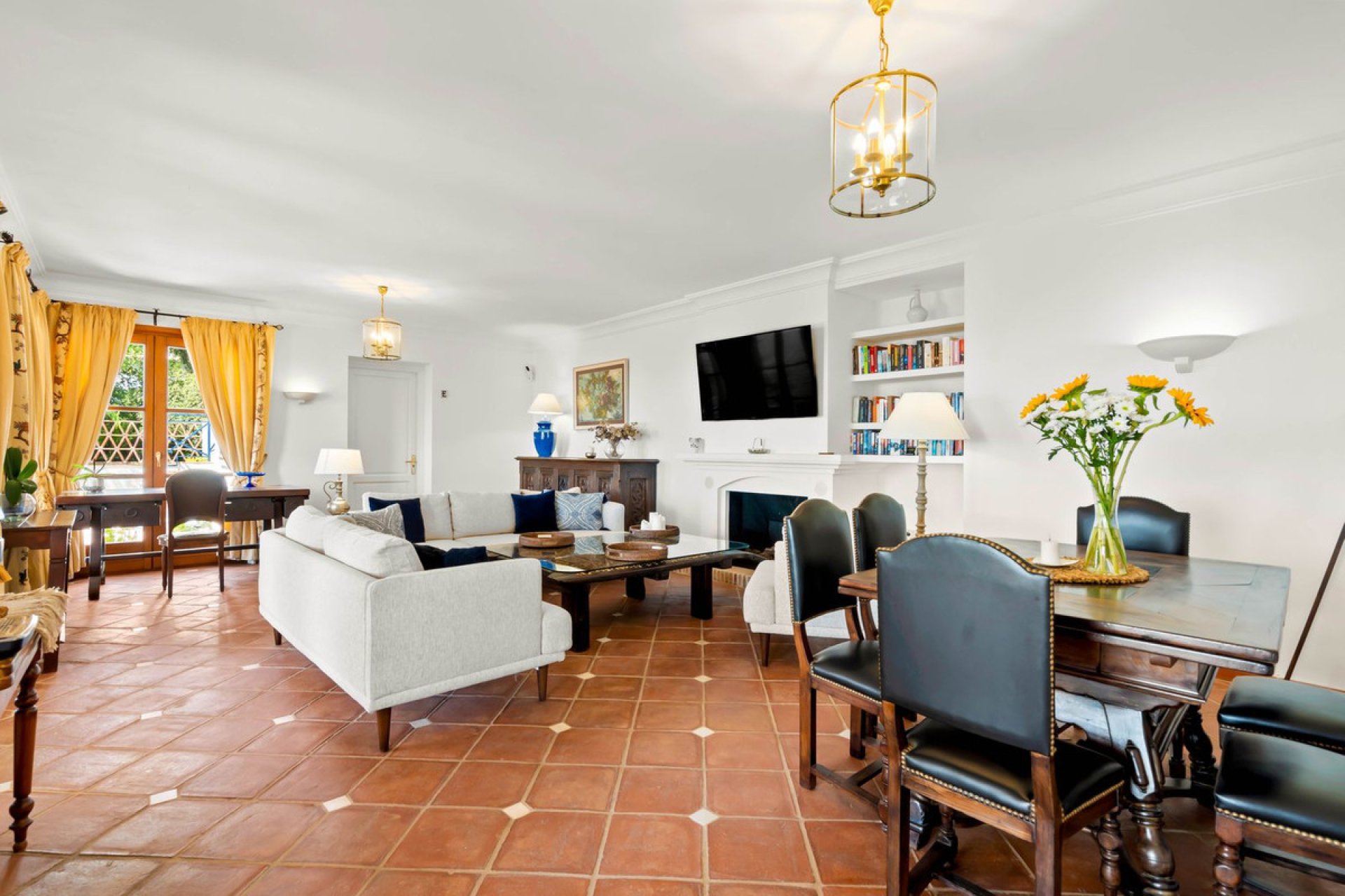 Resale - House - Detached Villa - Benahavís - Benahavís Centro