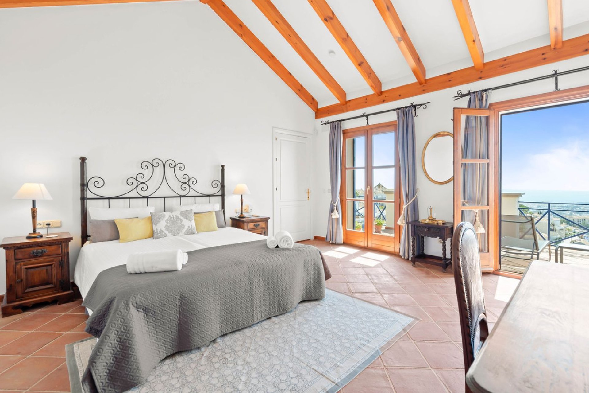 Resale - House - Detached Villa - Benahavís - Benahavís Centro