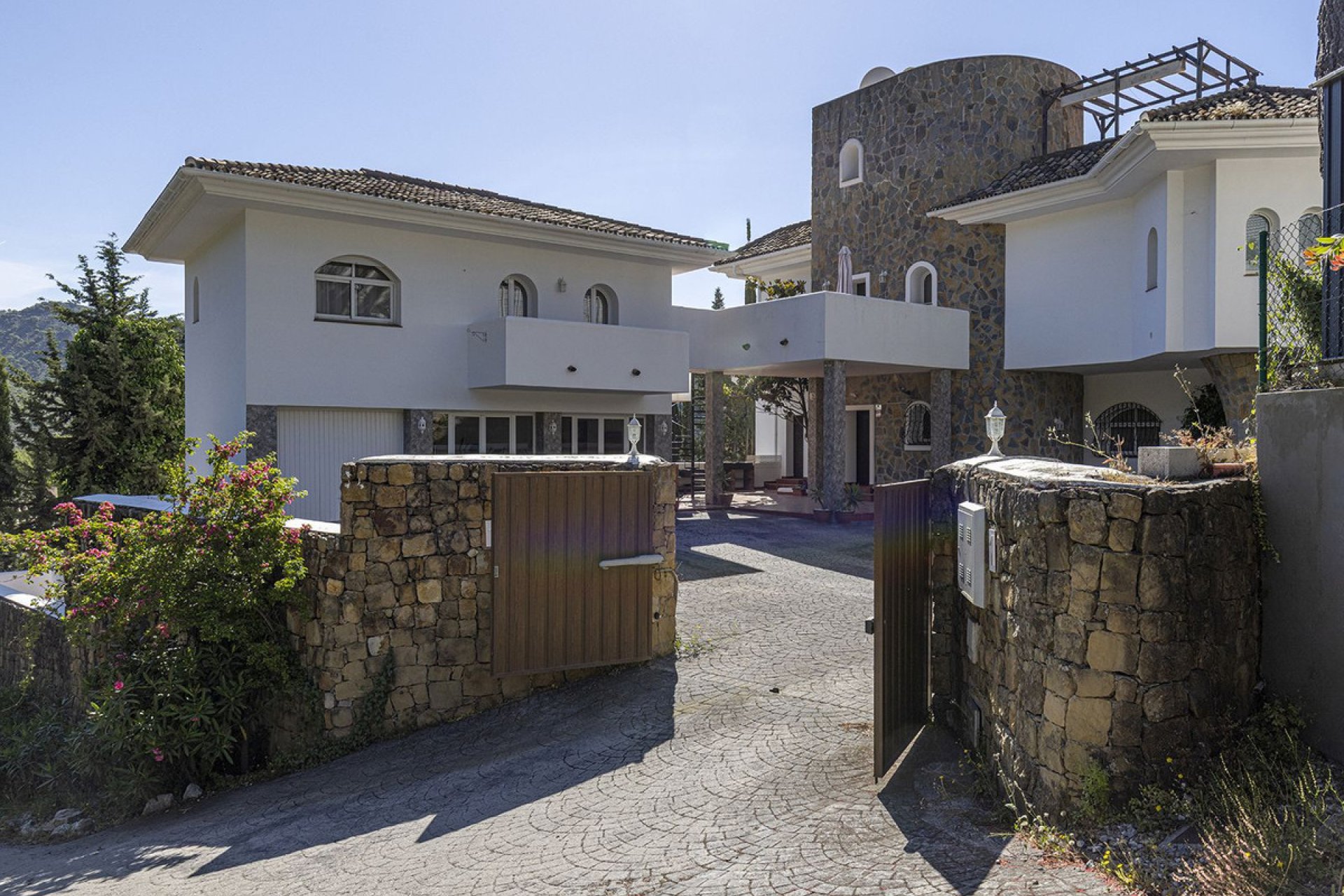 Resale - House - Detached Villa - Benahavís - Benahavís Centro