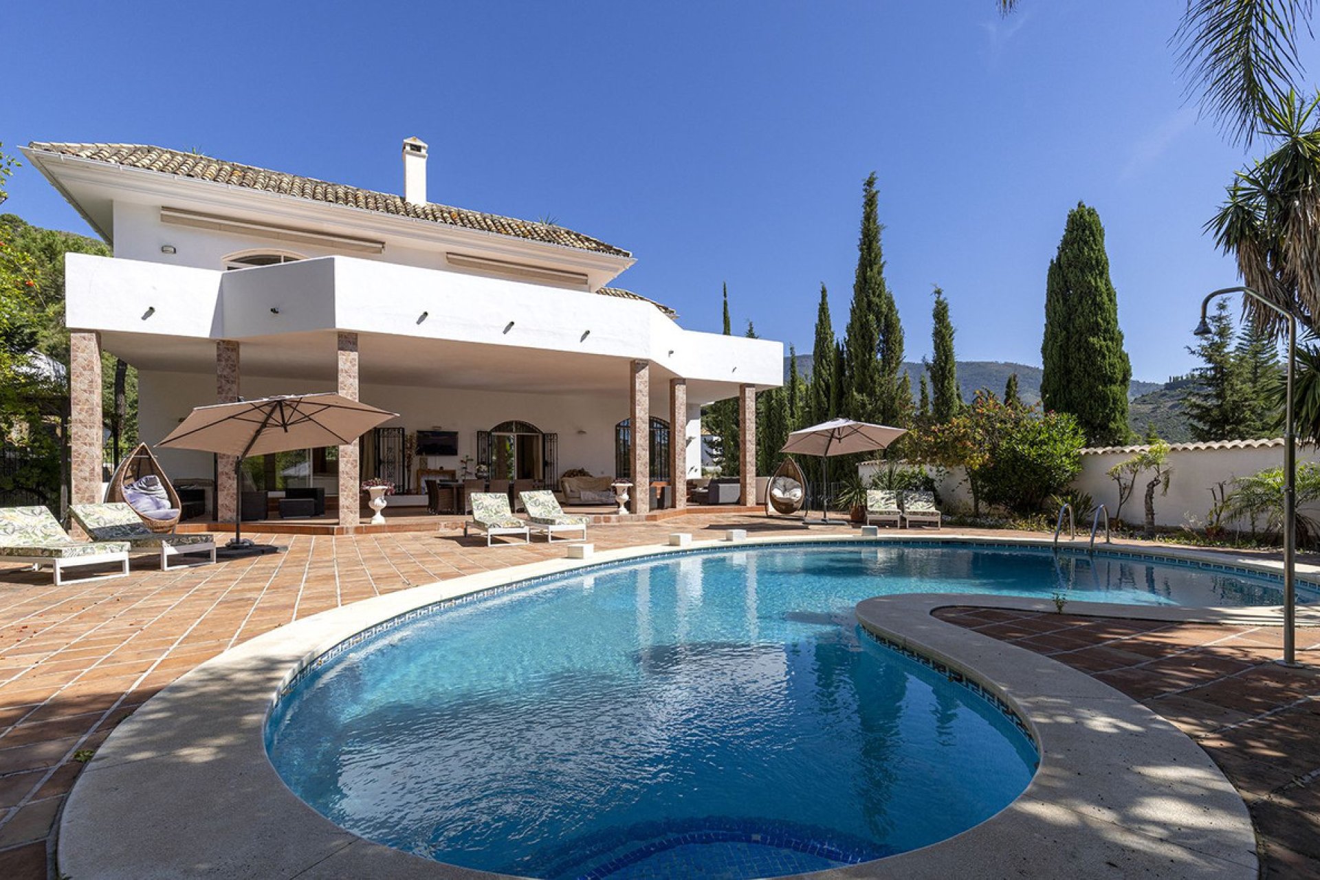 Resale - House - Detached Villa - Benahavís - Benahavís Centro