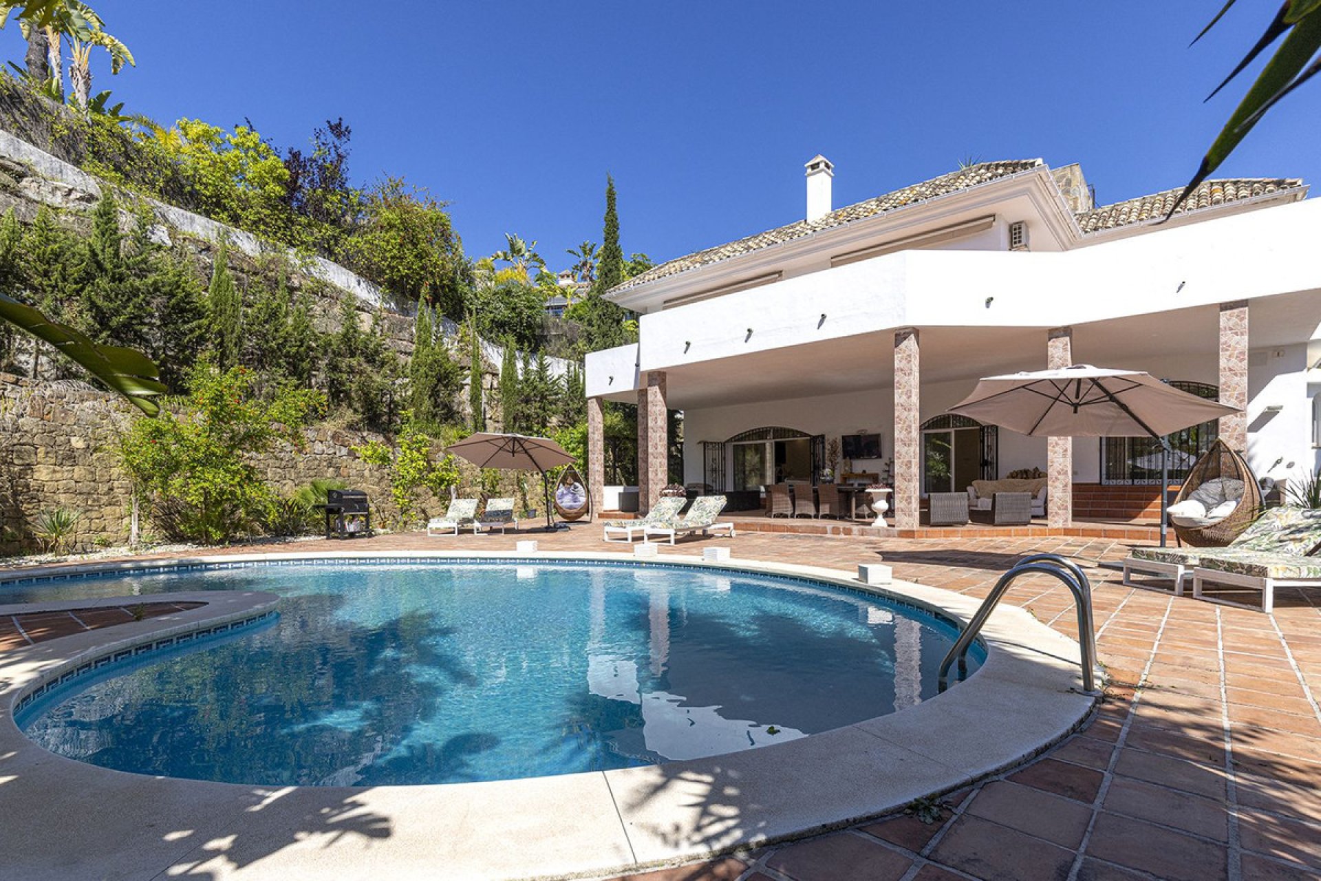 Resale - House - Detached Villa - Benahavís - Benahavís Centro