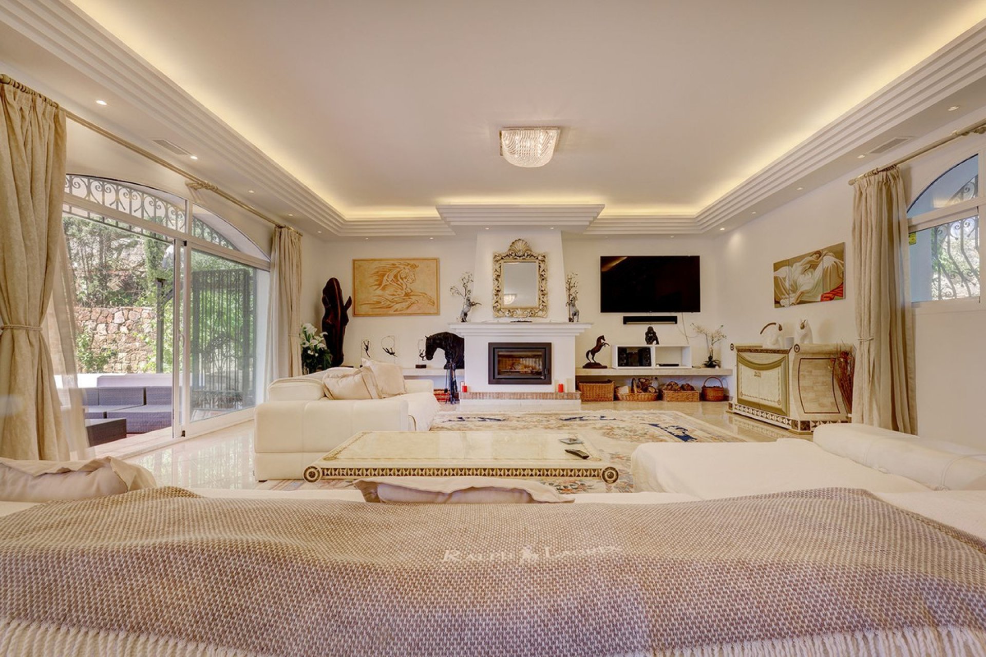 Resale - House - Detached Villa - Benahavís - Benahavís Centro