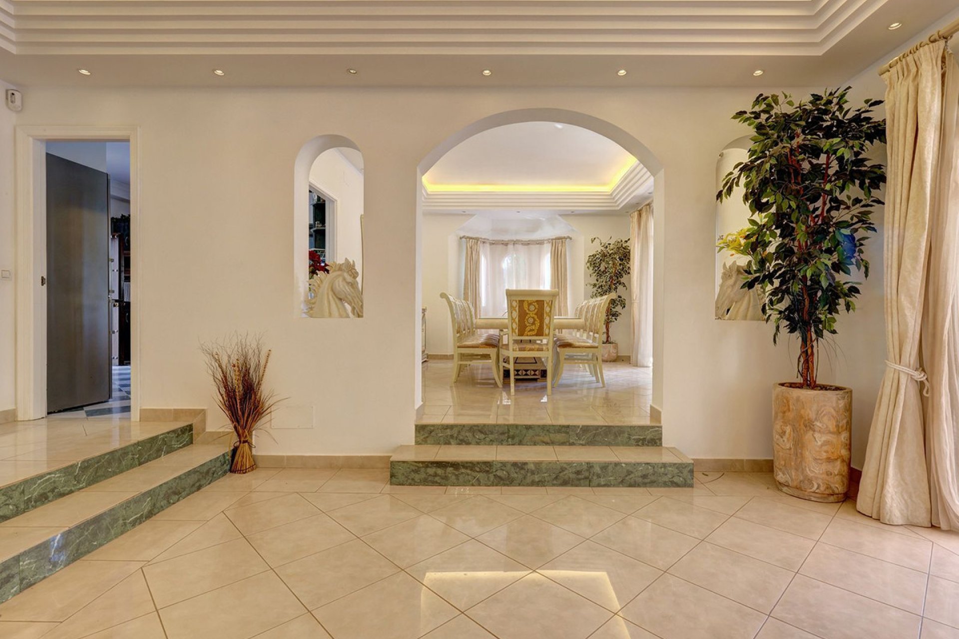 Resale - House - Detached Villa - Benahavís - Benahavís Centro